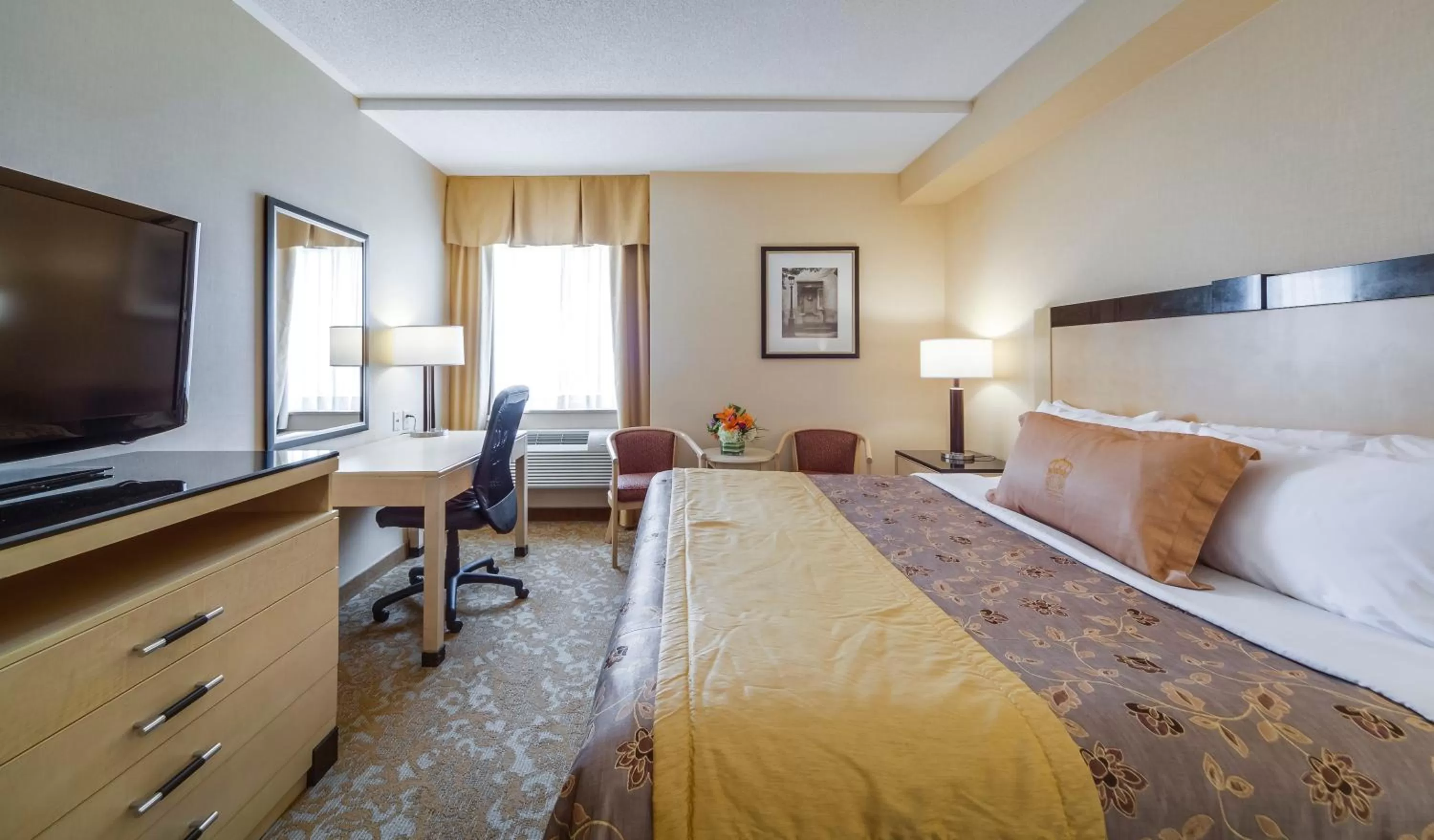 Standard room with 1 king bed in Monte Carlo Inn & Suites Downtown Markham