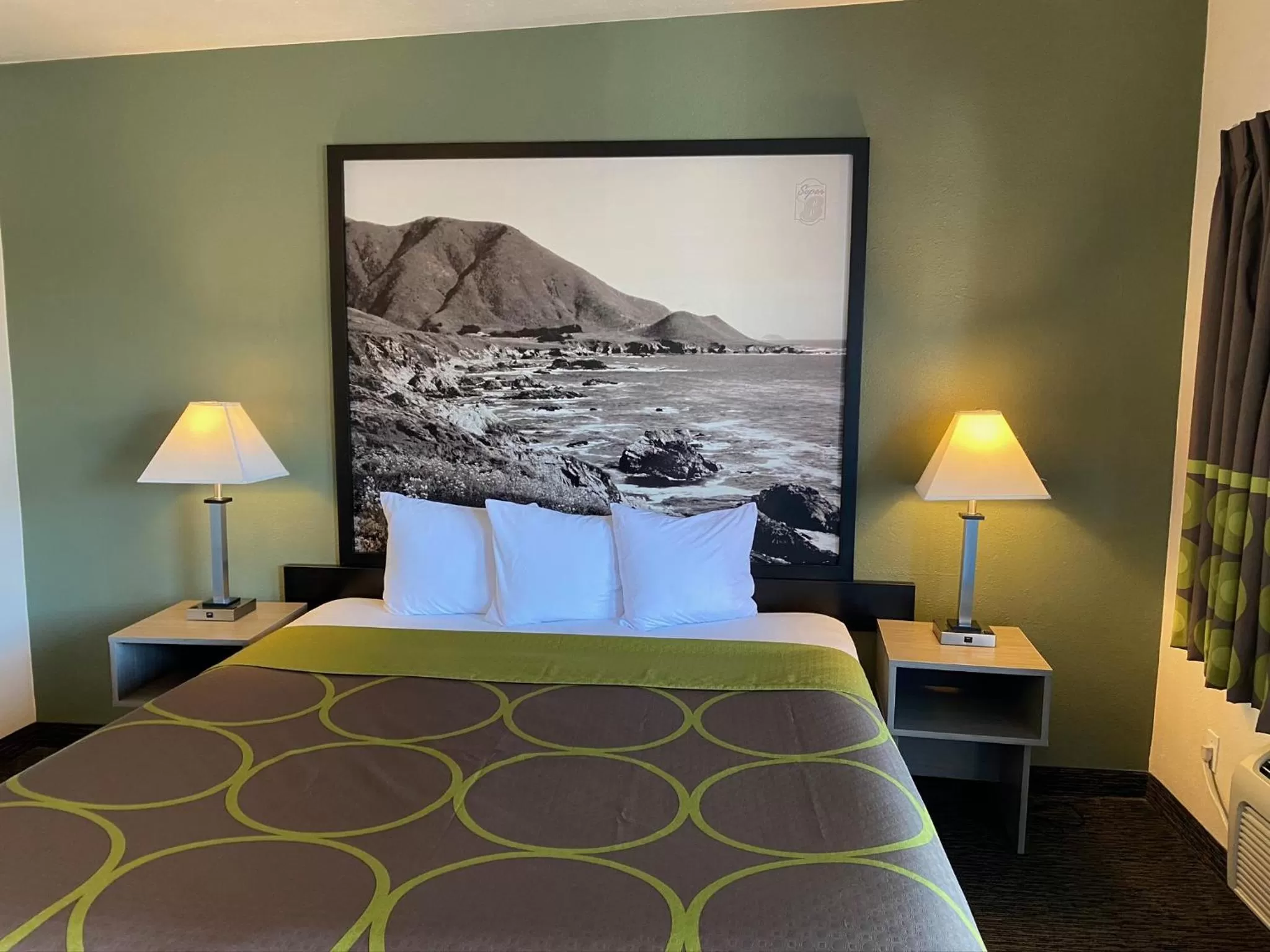 King Room - Non-Smoking in Super 8 by Wyndham Monterey