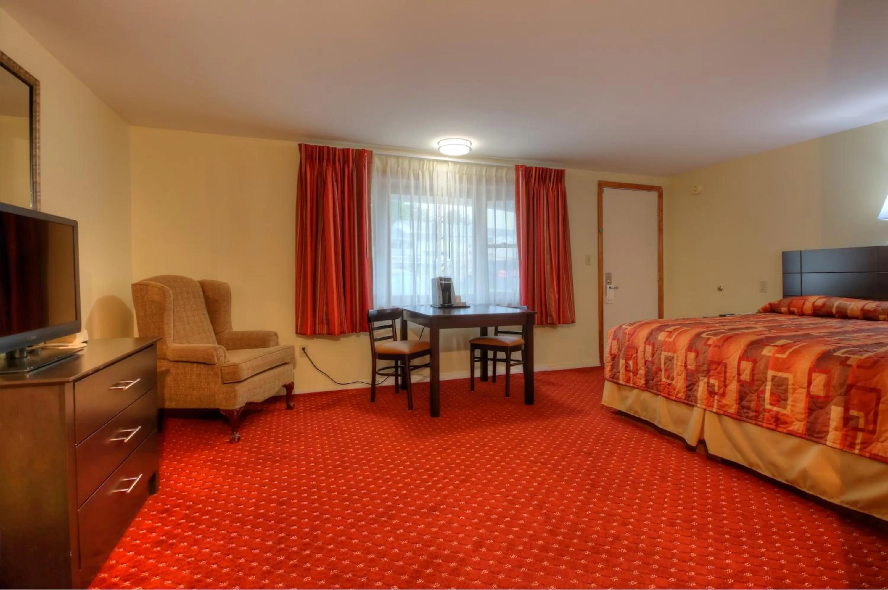 King Efficiency Room in Ogunquit Tides