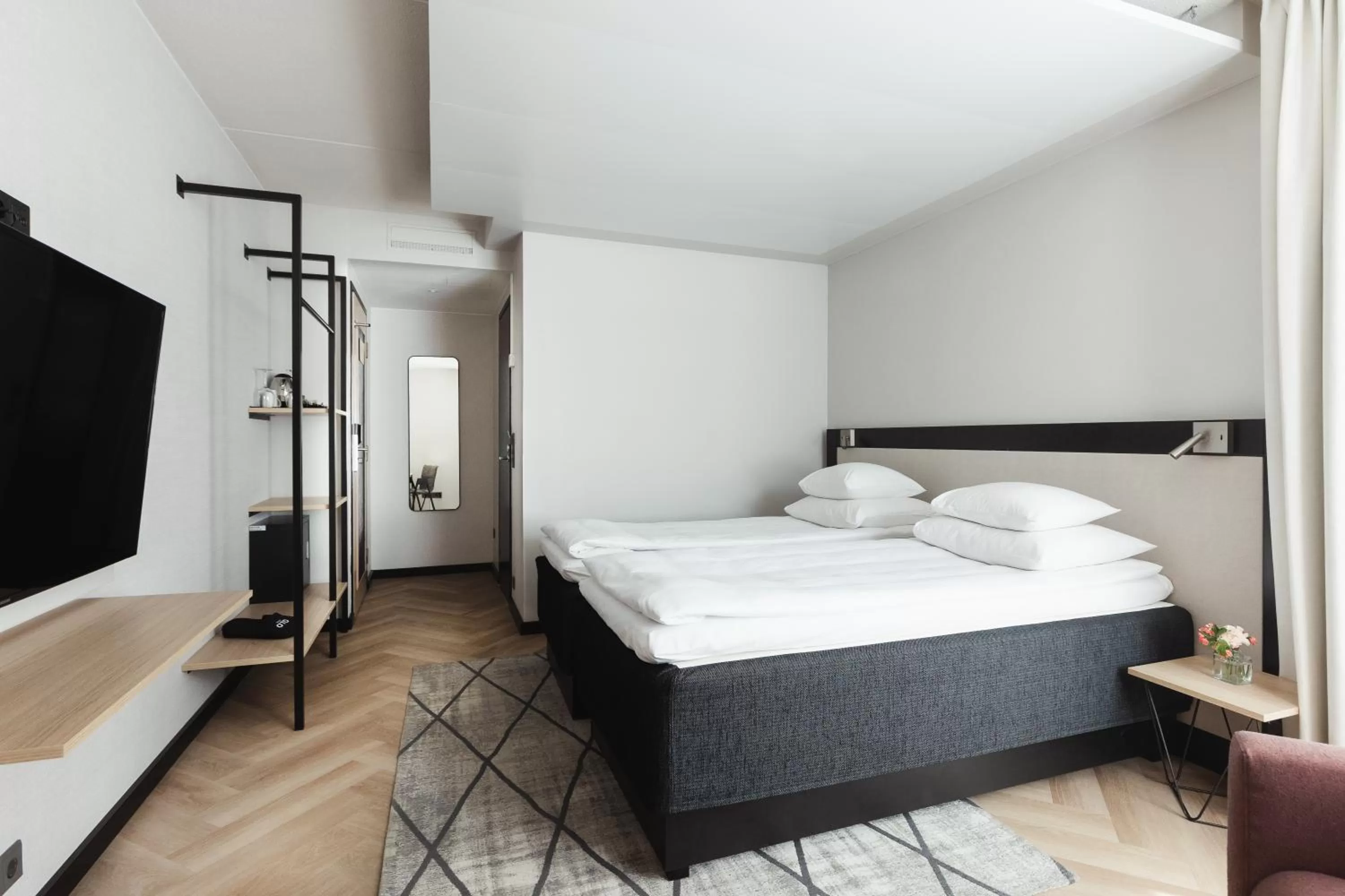 GLO Comfort Twin with Extra Bed in GLO Hotel Art