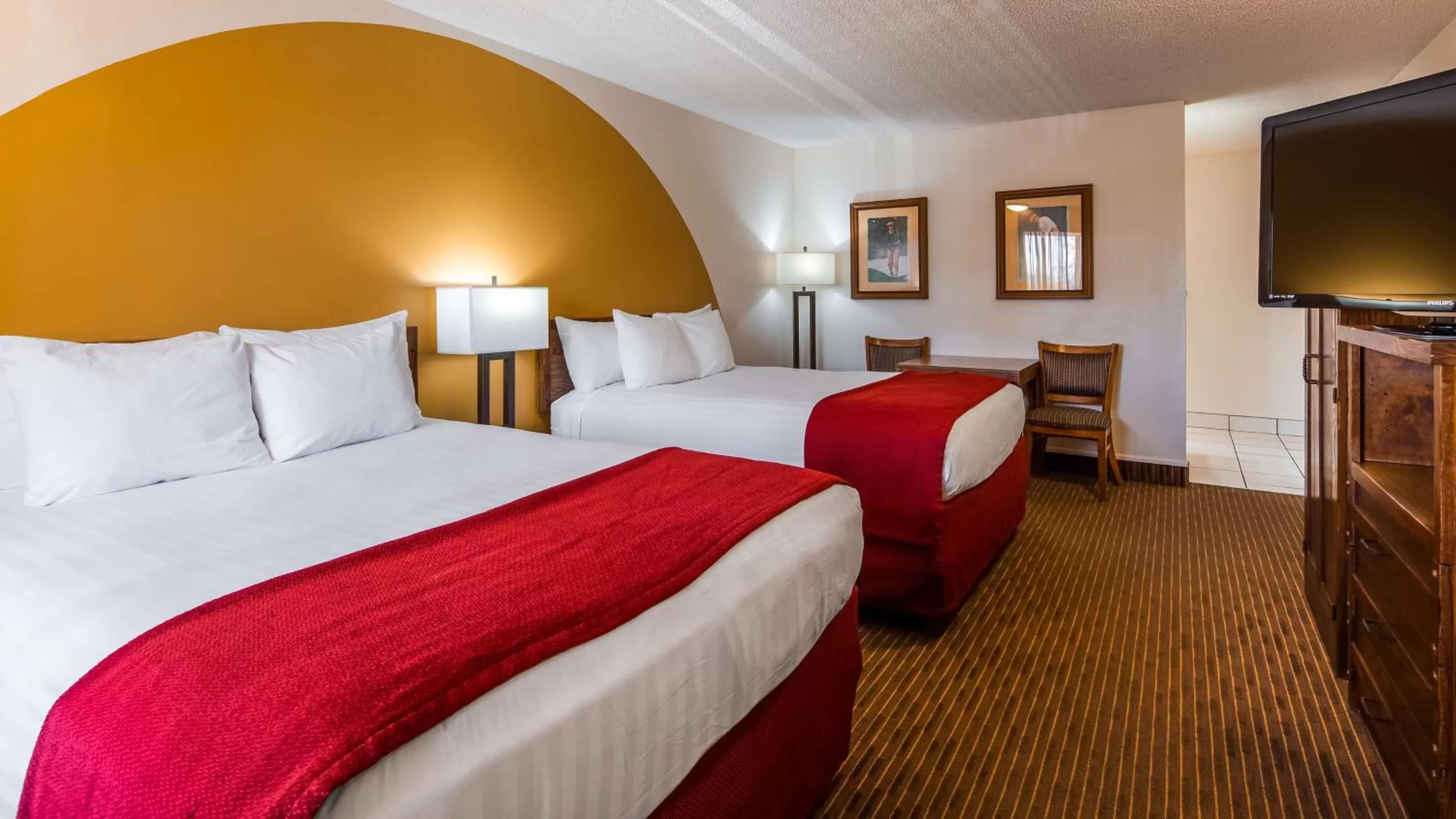 Queen Room with Two Queen Beds - Non-Smoking in Best Western Paradise Inn & Resort