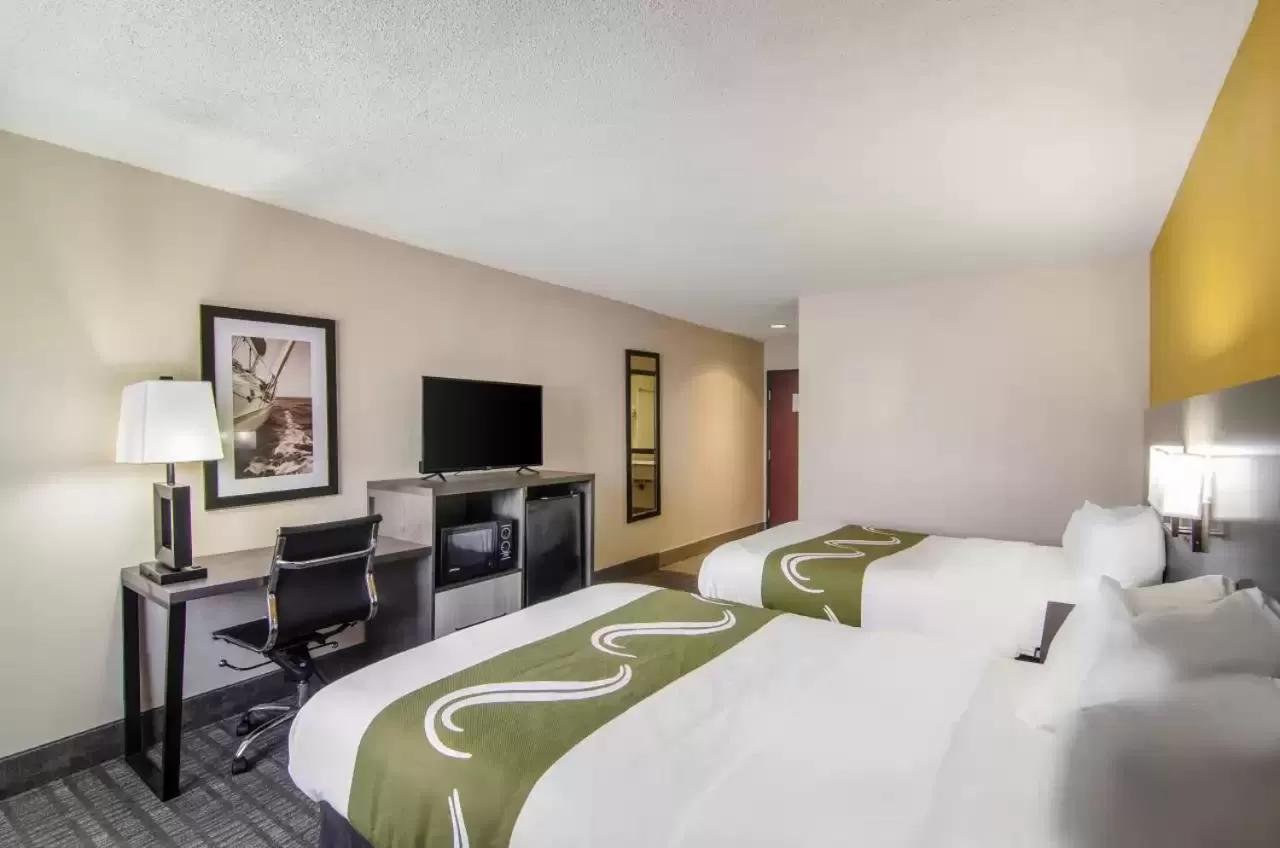 Double Room with Two Double Beds - Smoking in Quality Inn Saraland