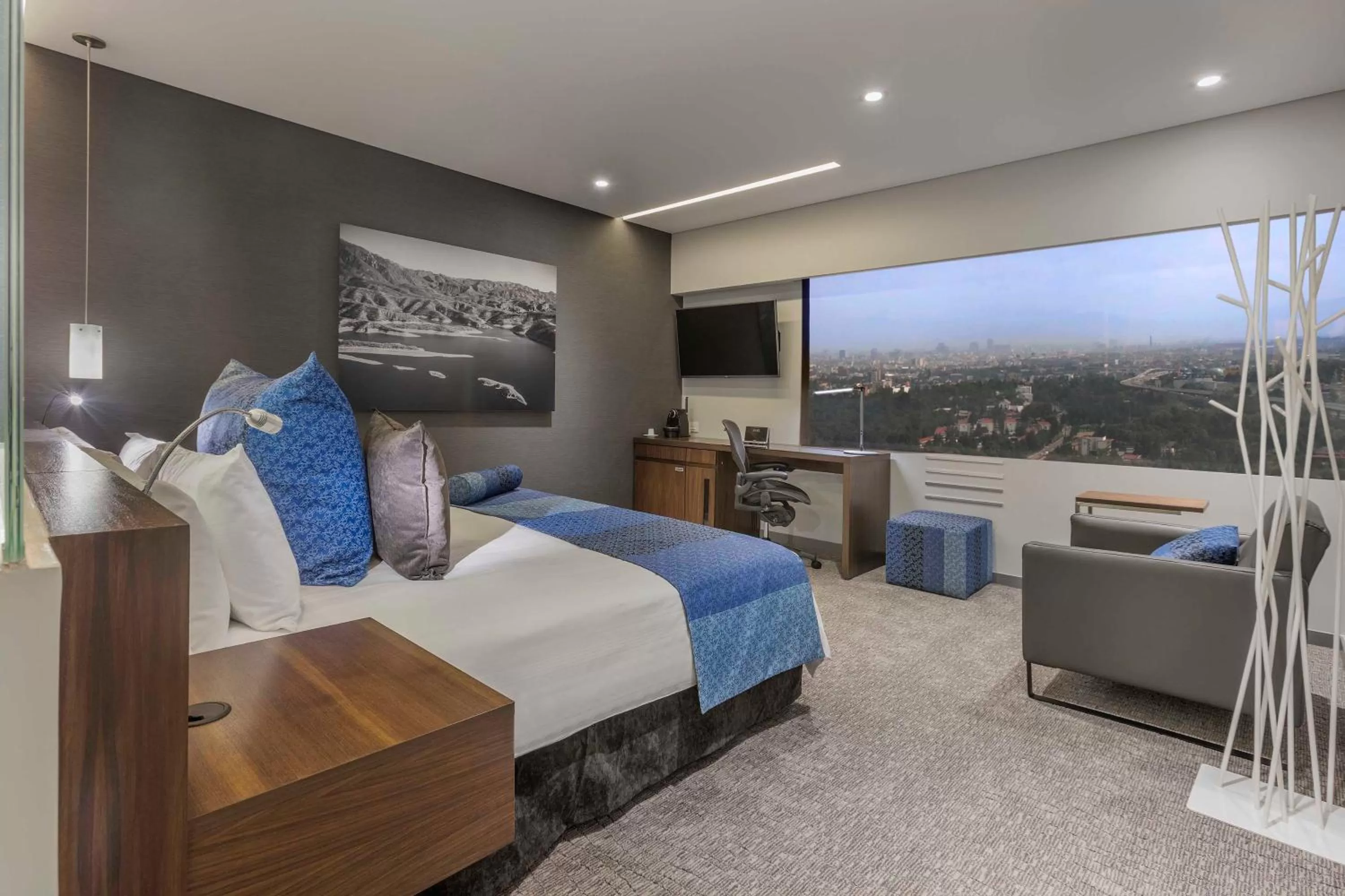Club King Room with Chapultepec View in Presidente InterContinental Mexico City by IHG