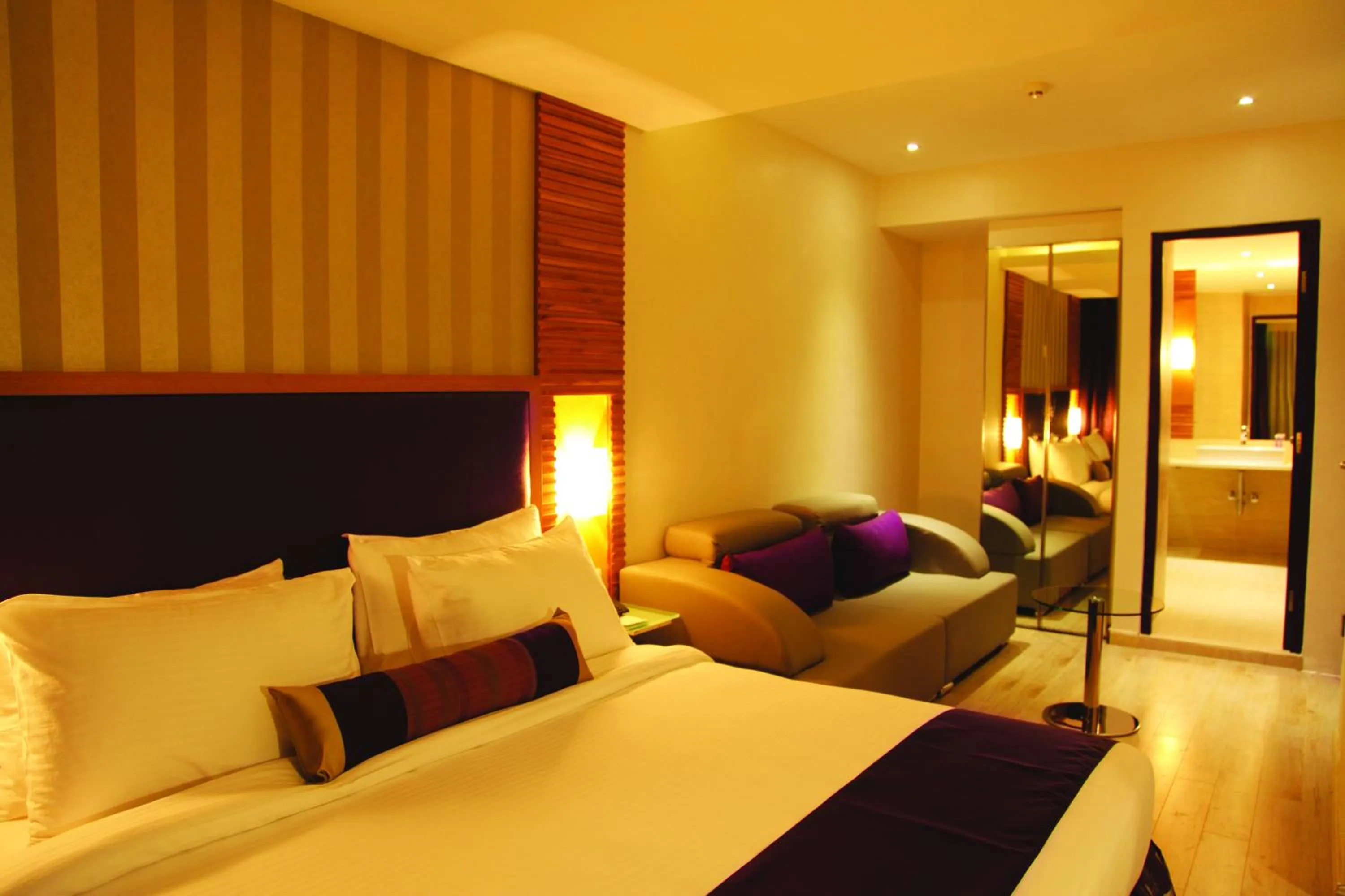 Deluxe Double or Twin Room in The Purple Leaf Hotels
