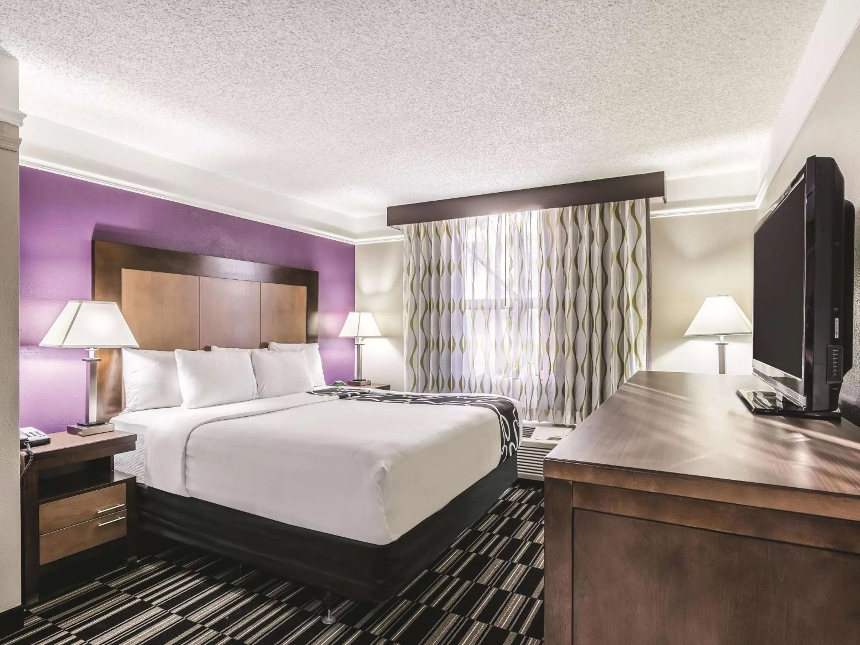 Deluxe King Room - Non-Smoking in La Quinta Inn by Wyndham Jupiter