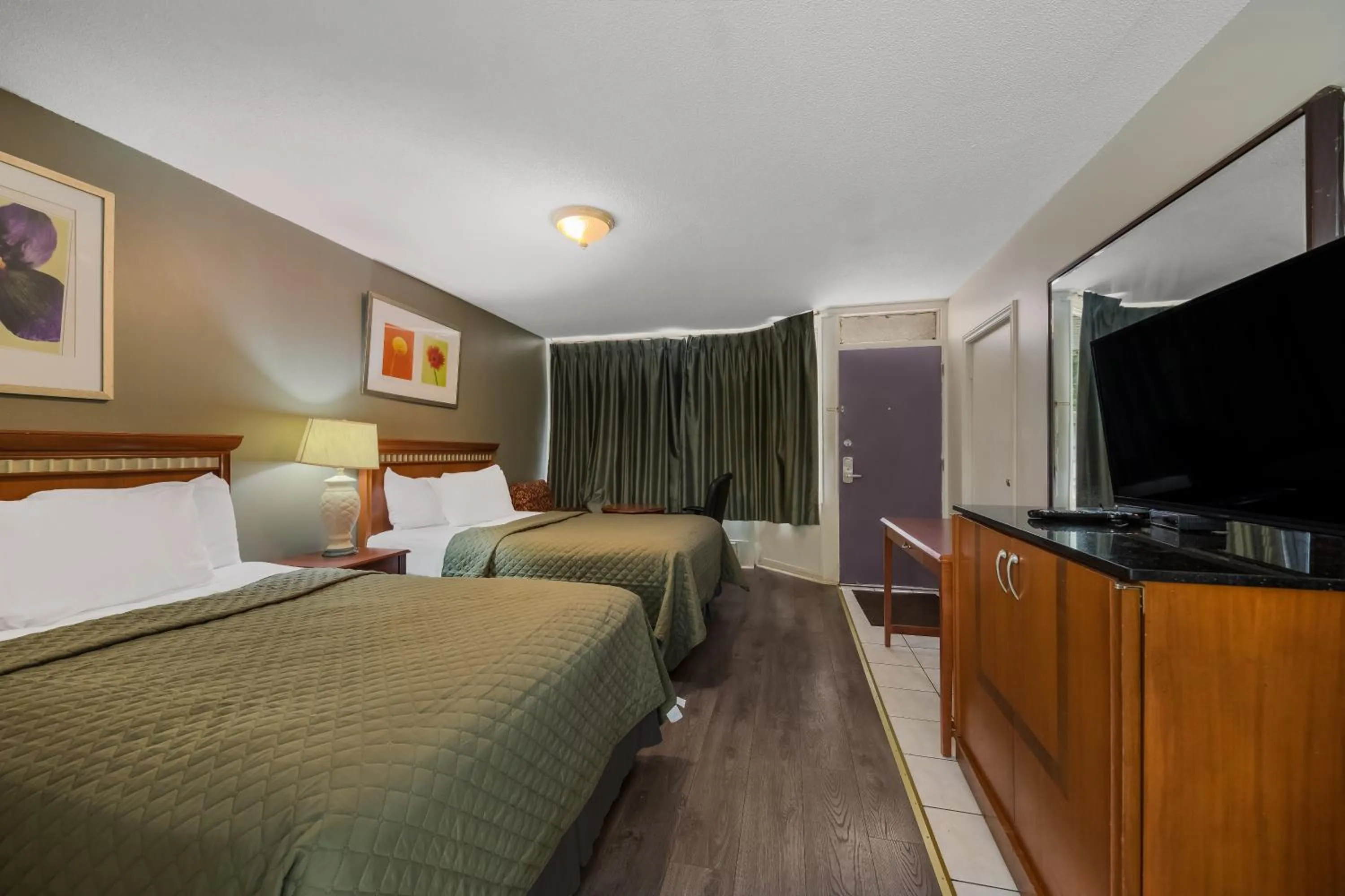 Double Room with Two Double Beds - Non-Smoking in Knights Inn Burlington