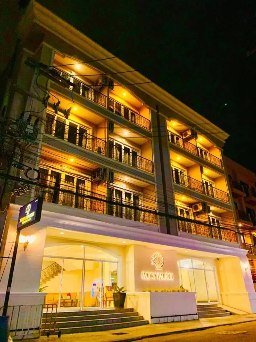 Standard Queen Room in Ivory Palace Hotel