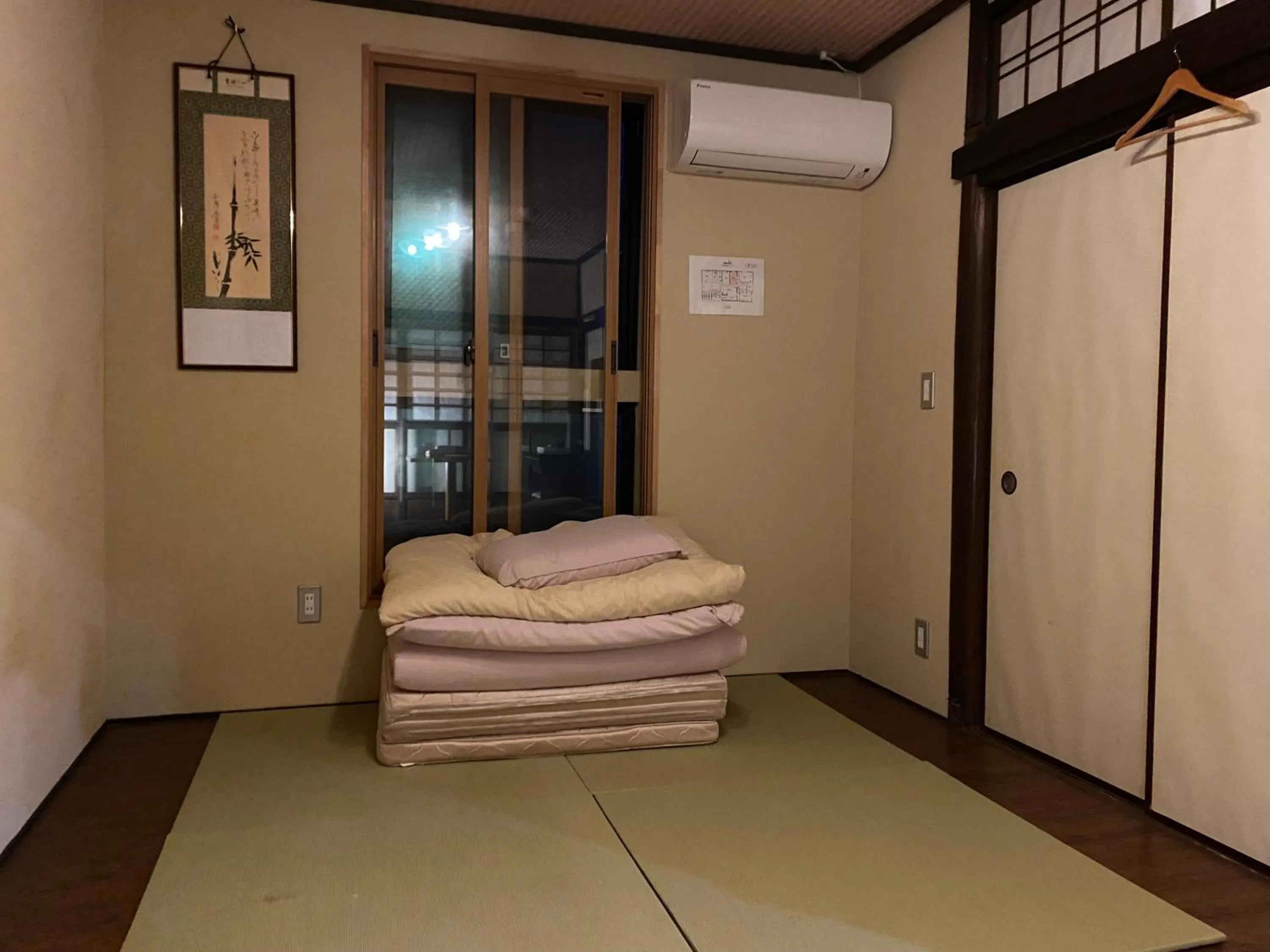 Economy Twin Room in Hotel Lantern Gion