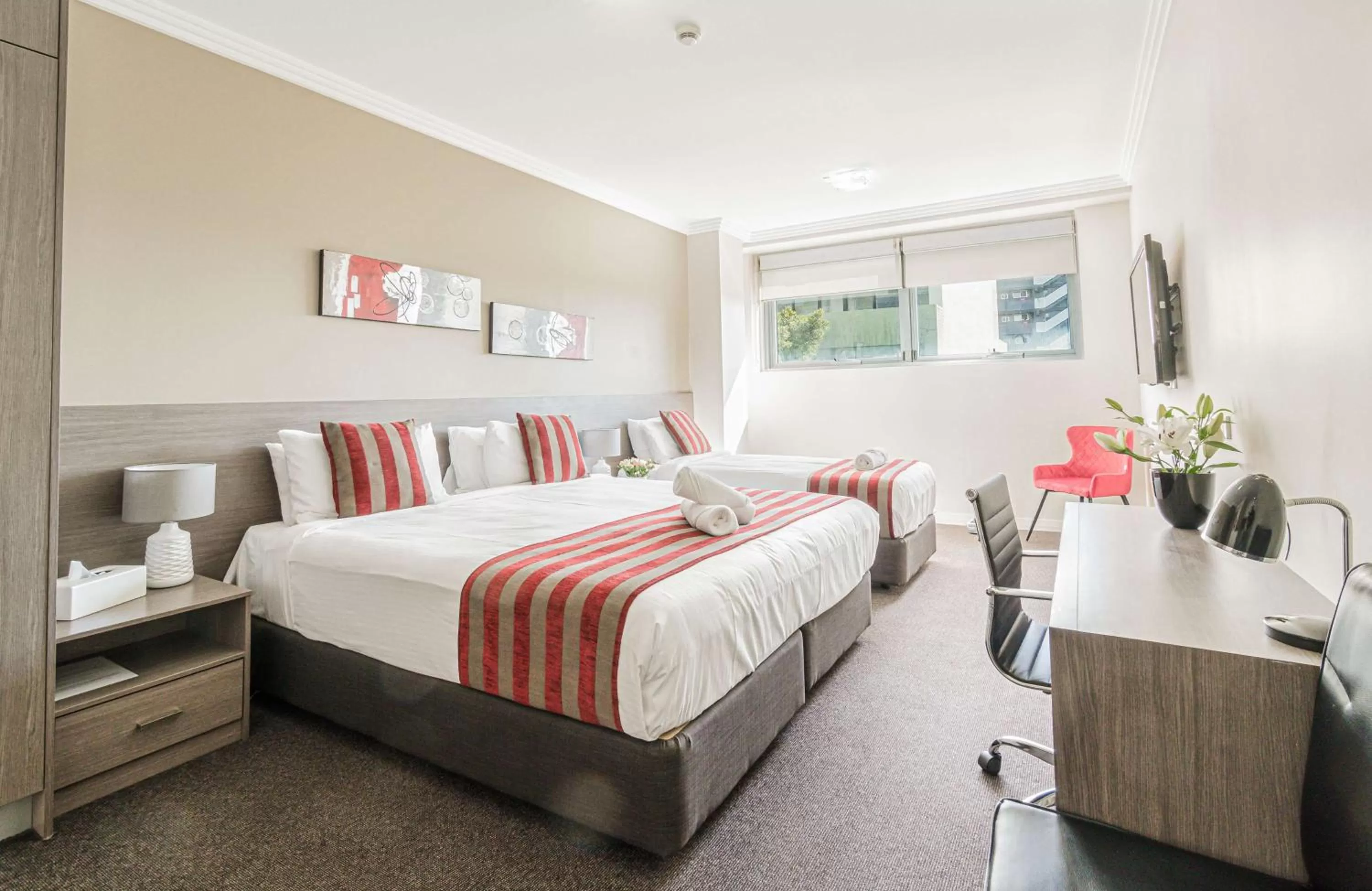 Family King Room in Best Western Plus Camperdown Suites