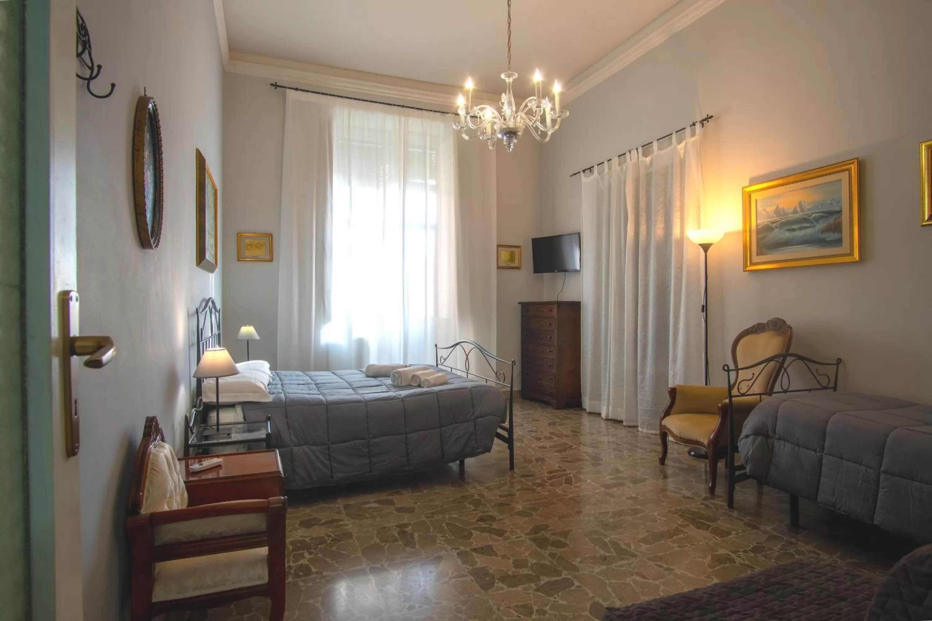 Basic Triple Room in Aci B&B