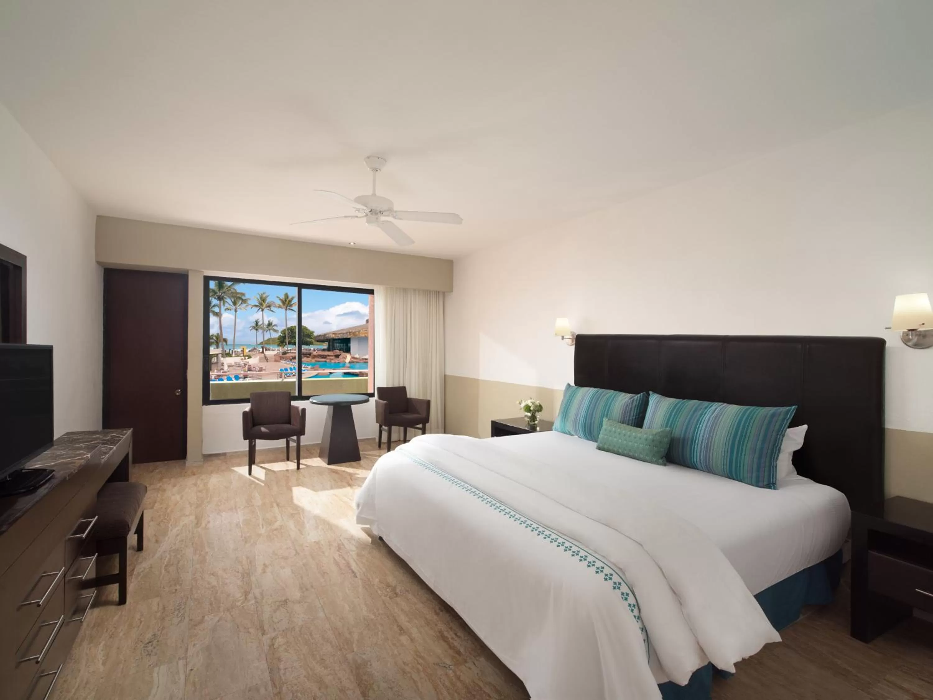 Room with Pool View in El Cid Castilla Beach