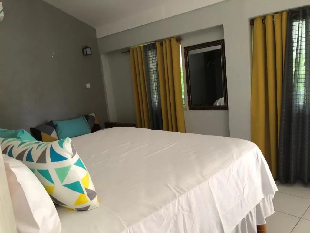 Superior King Room in Airport Beach Hotel