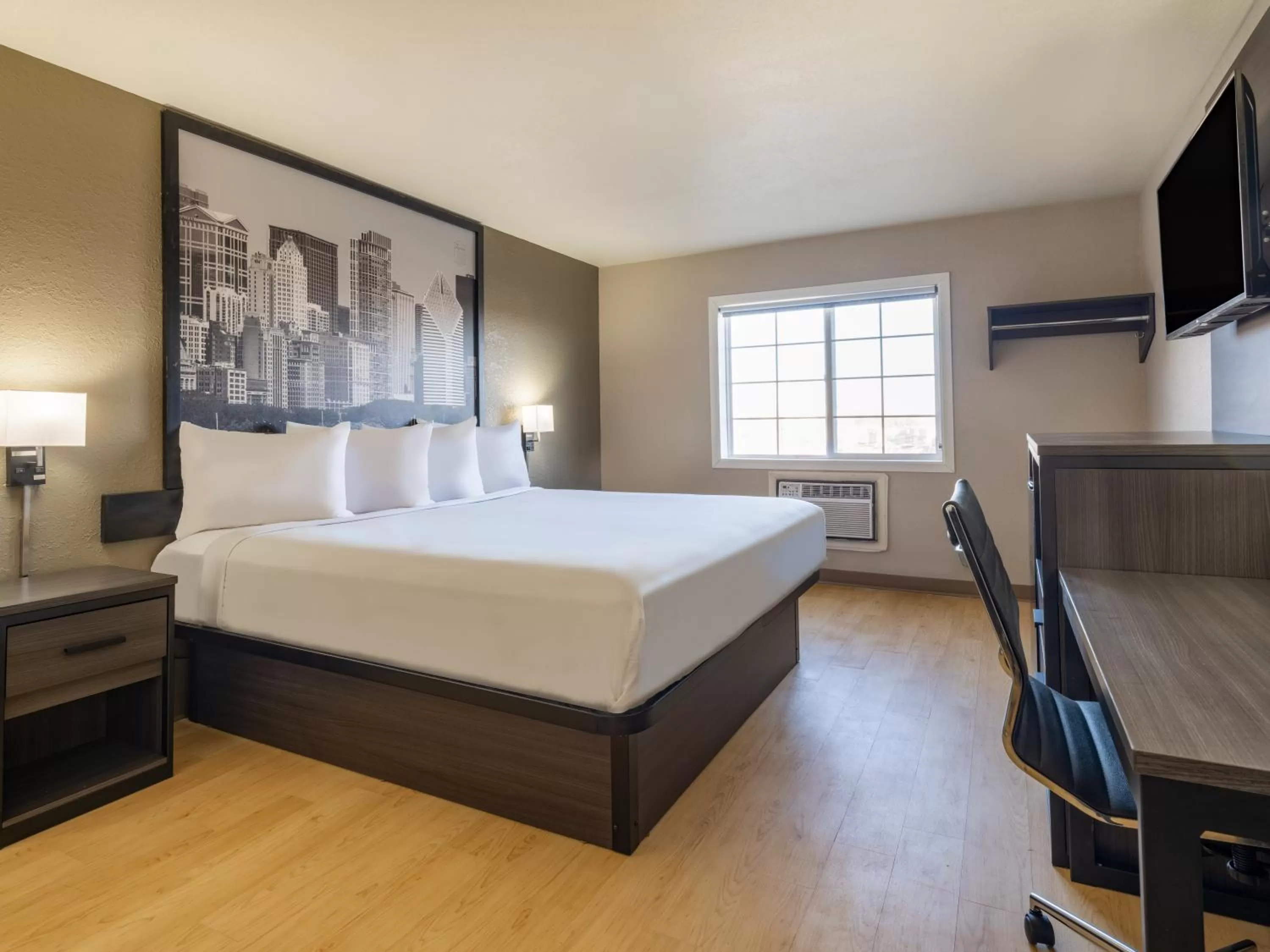 King Room - Non-Smoking in Super 8 by Wyndham Clinton