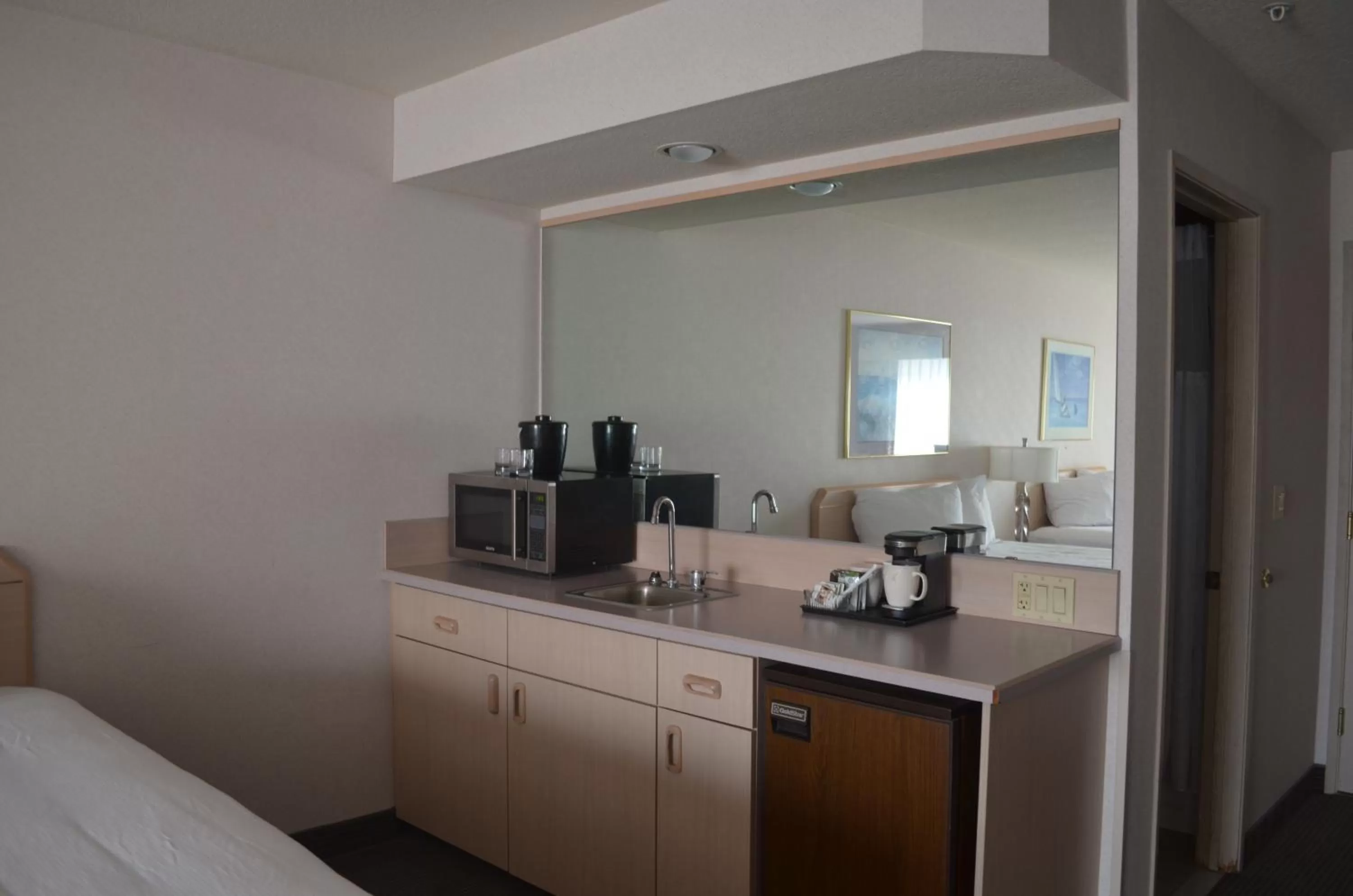 Queen Suite - single occupancy in Columbia River Hotel and Conference Center, an Ascend Collection Hotel