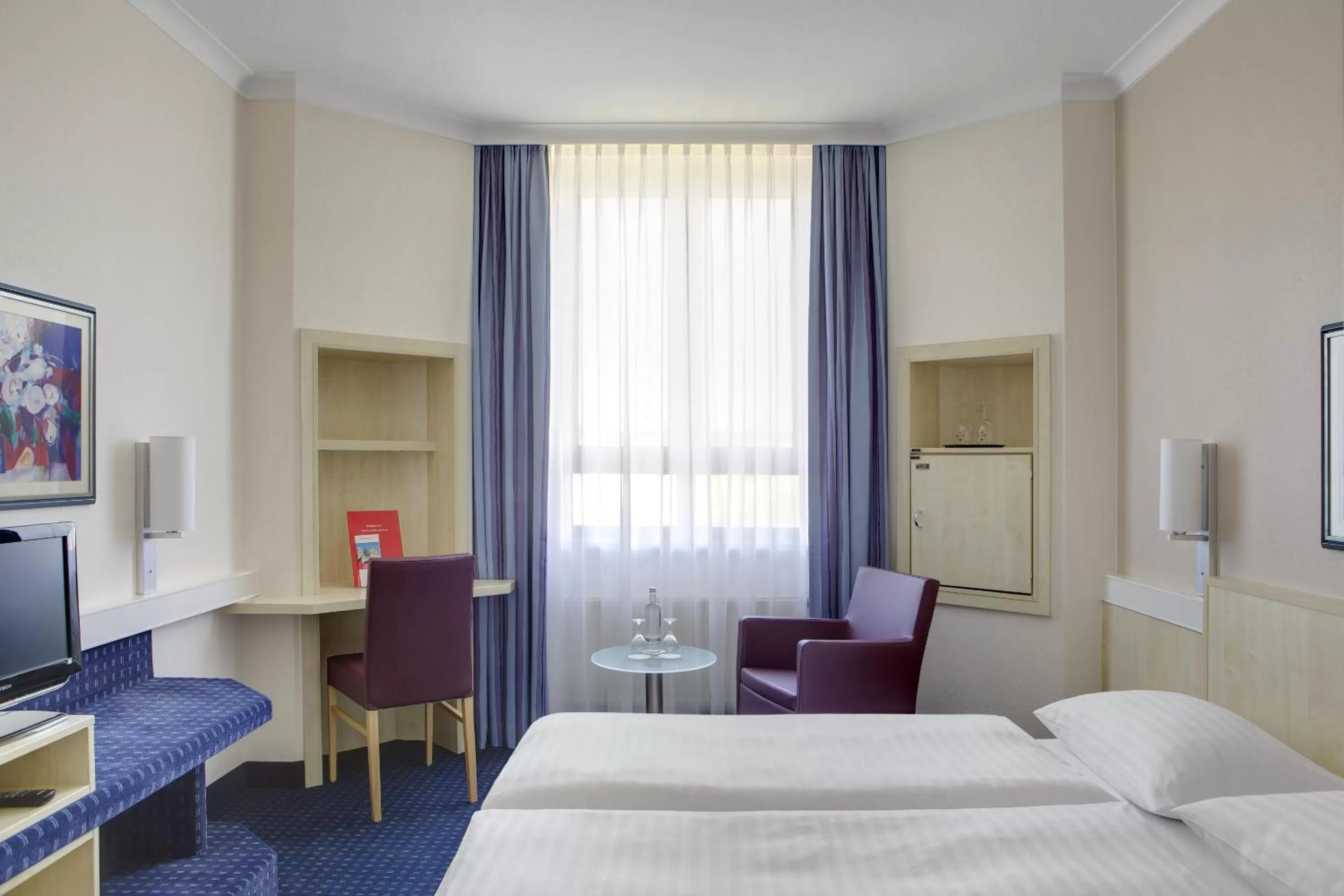 Double Room in IntercityHotel Kassel