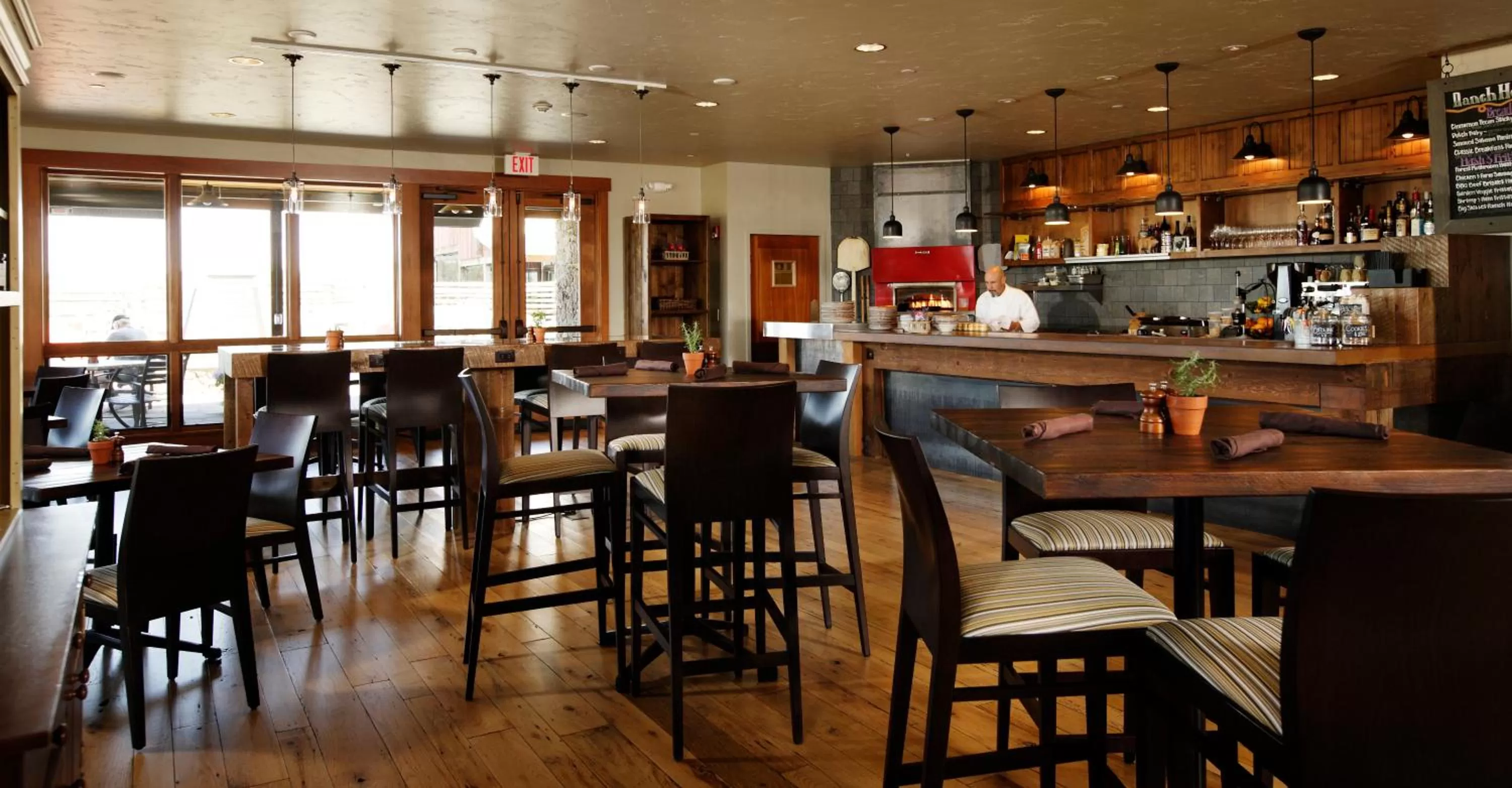 Lounge or bar in Brasada Ranch