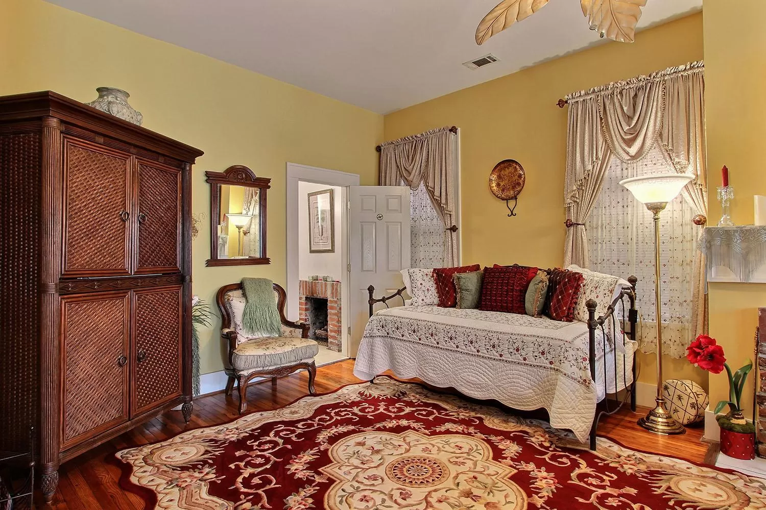 Royal Palm Suite in Green Palm Inn