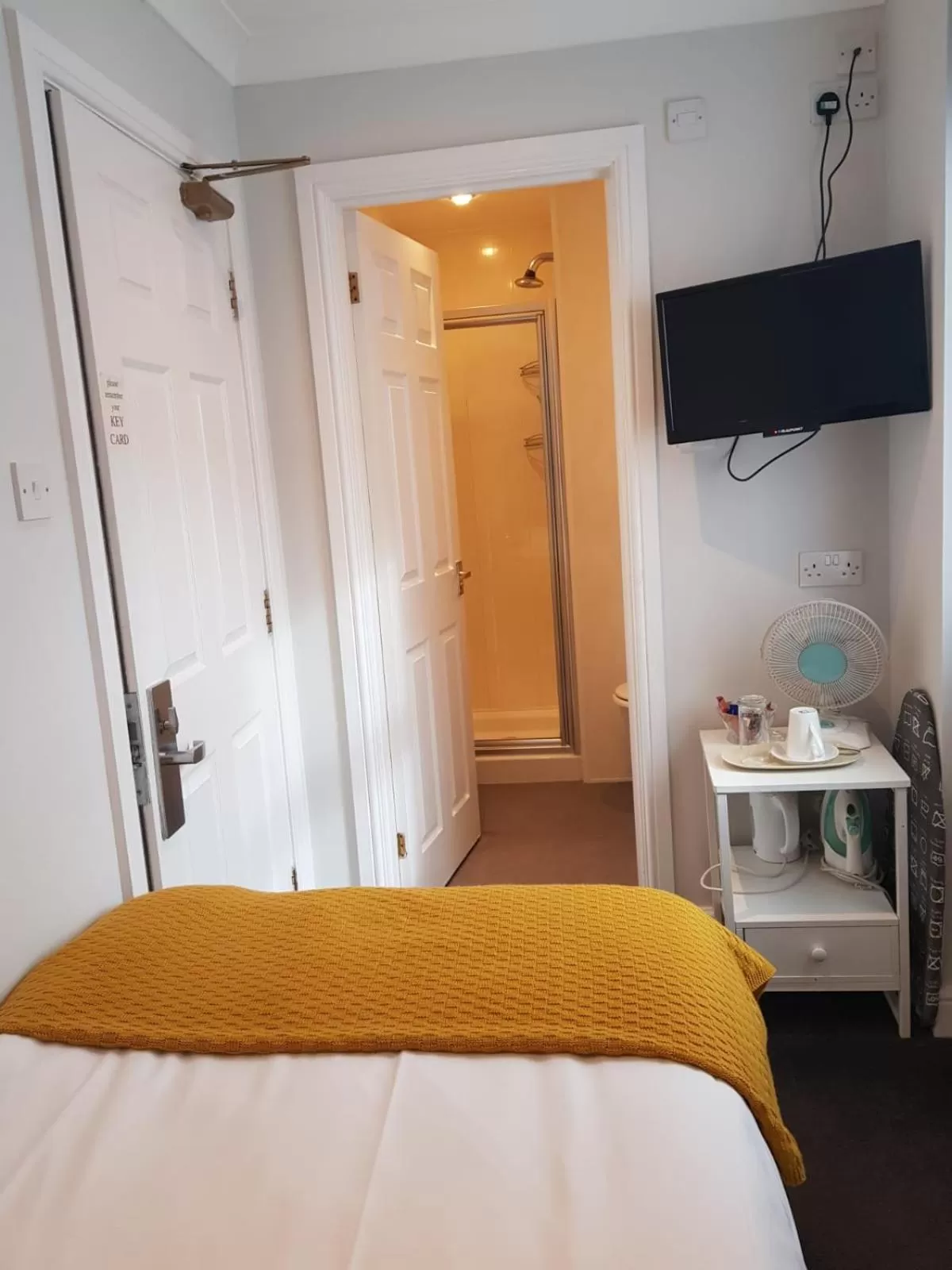 Single Room with Shower in Blagrave Rooms