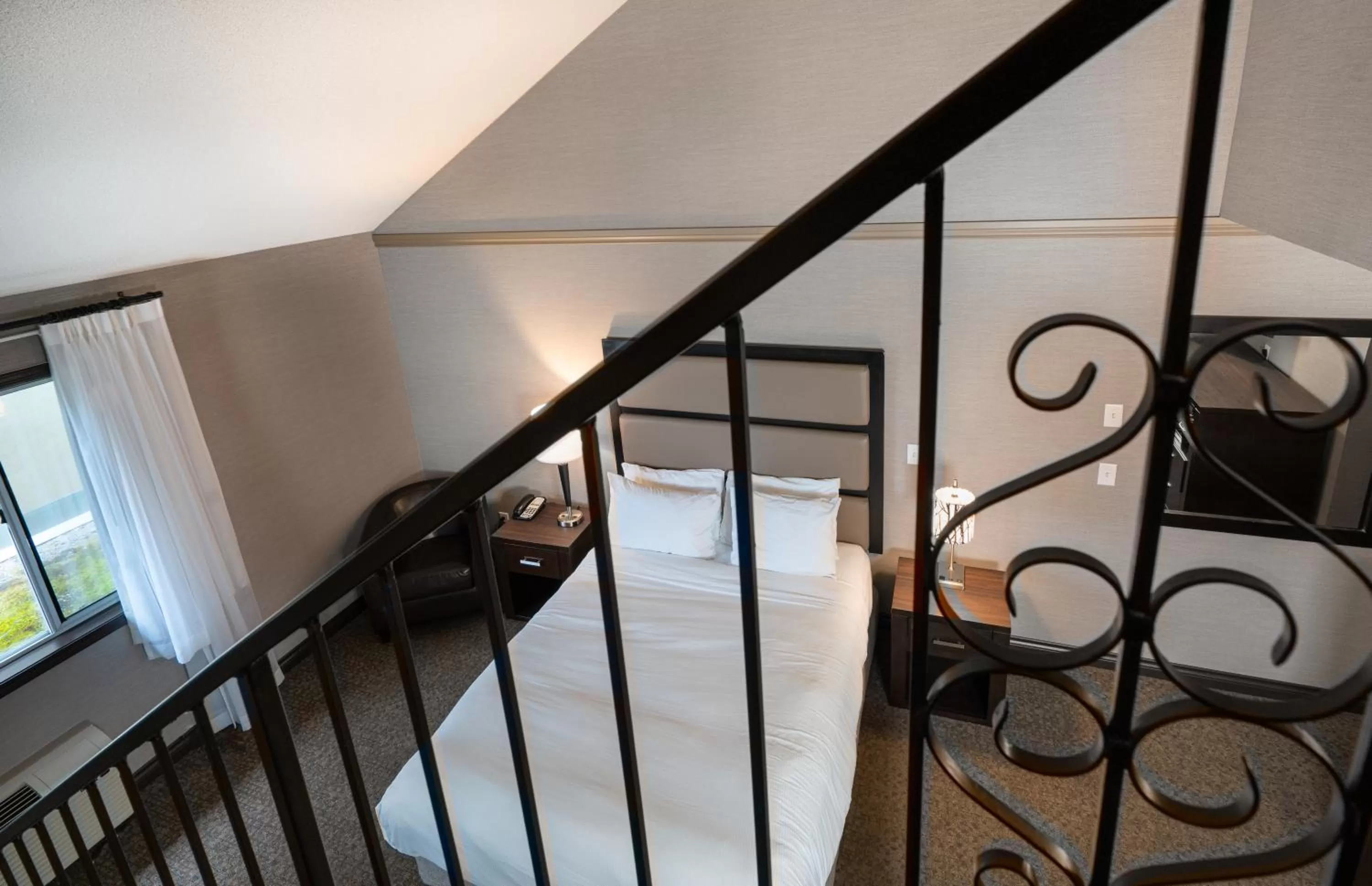 Deluxe Loft Suite in Prestige Vernon Hotel