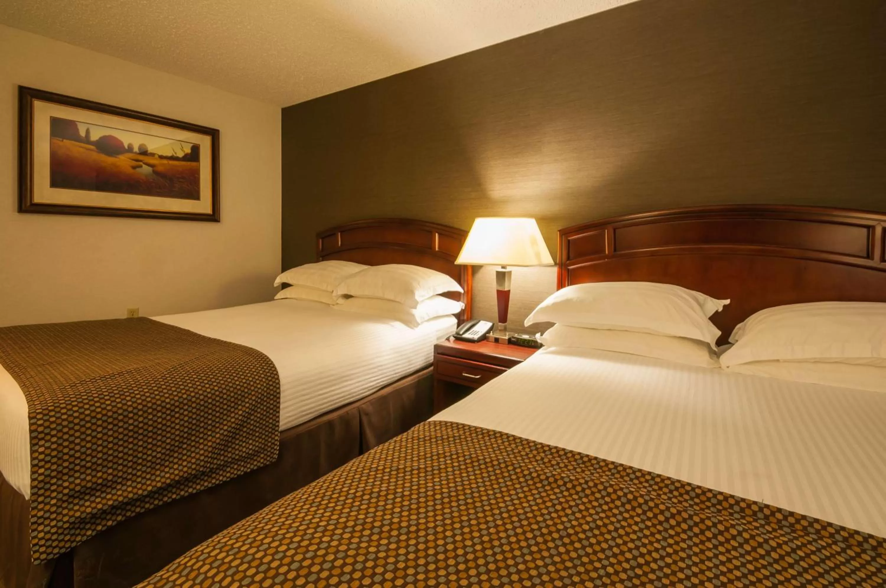 Queen Room with Two Queen Beds with Walk-In Shower in Best Western Airport Inn