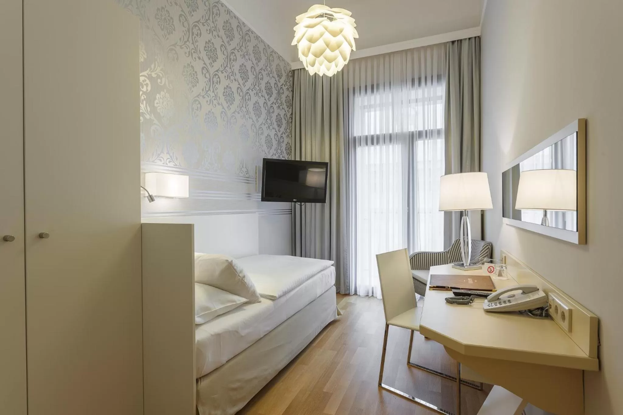 Standard Single Room in Hotel Wandl