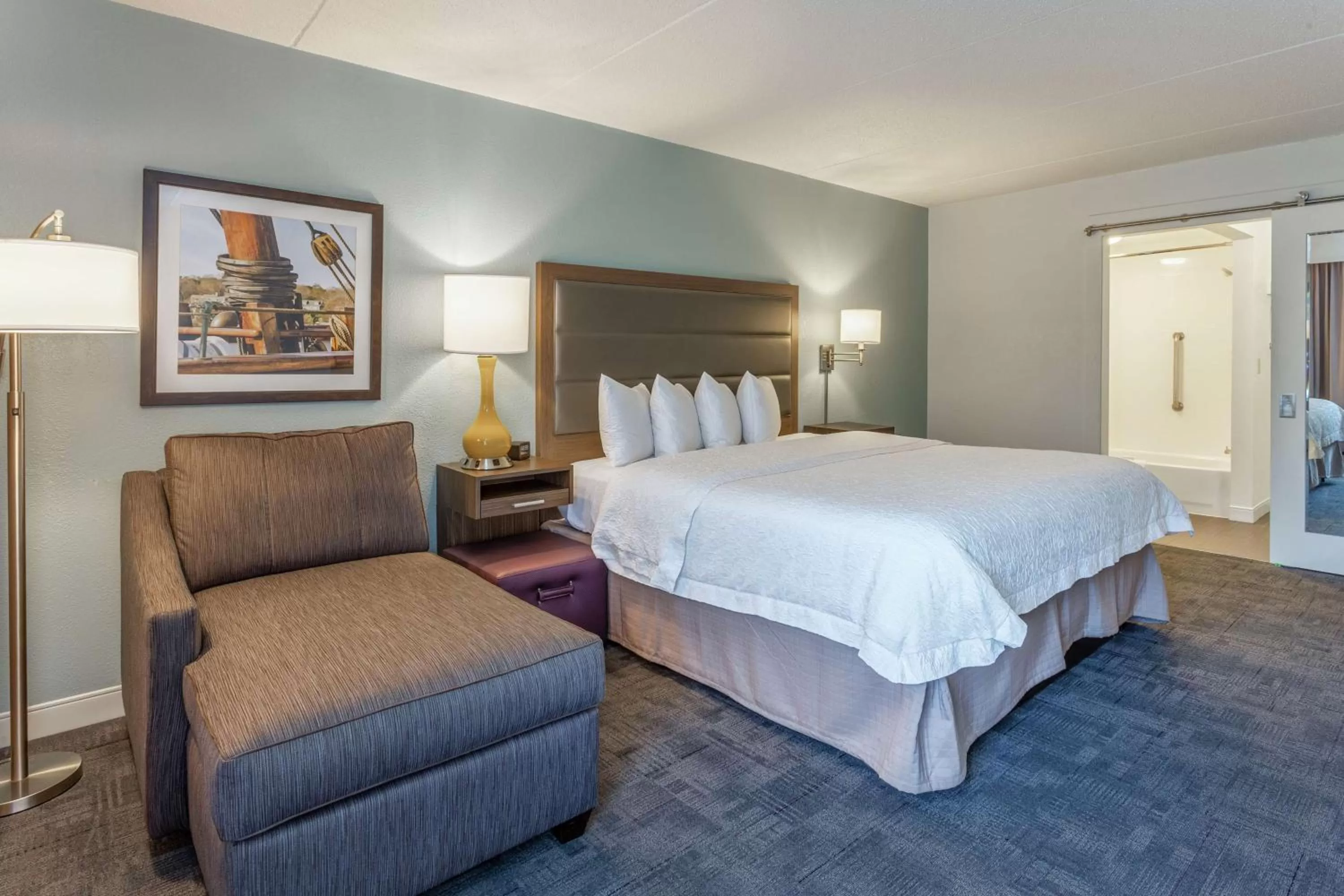 One-Bedroom King Suite - Non-Smoking in Hampton Inn Groton/Mystic