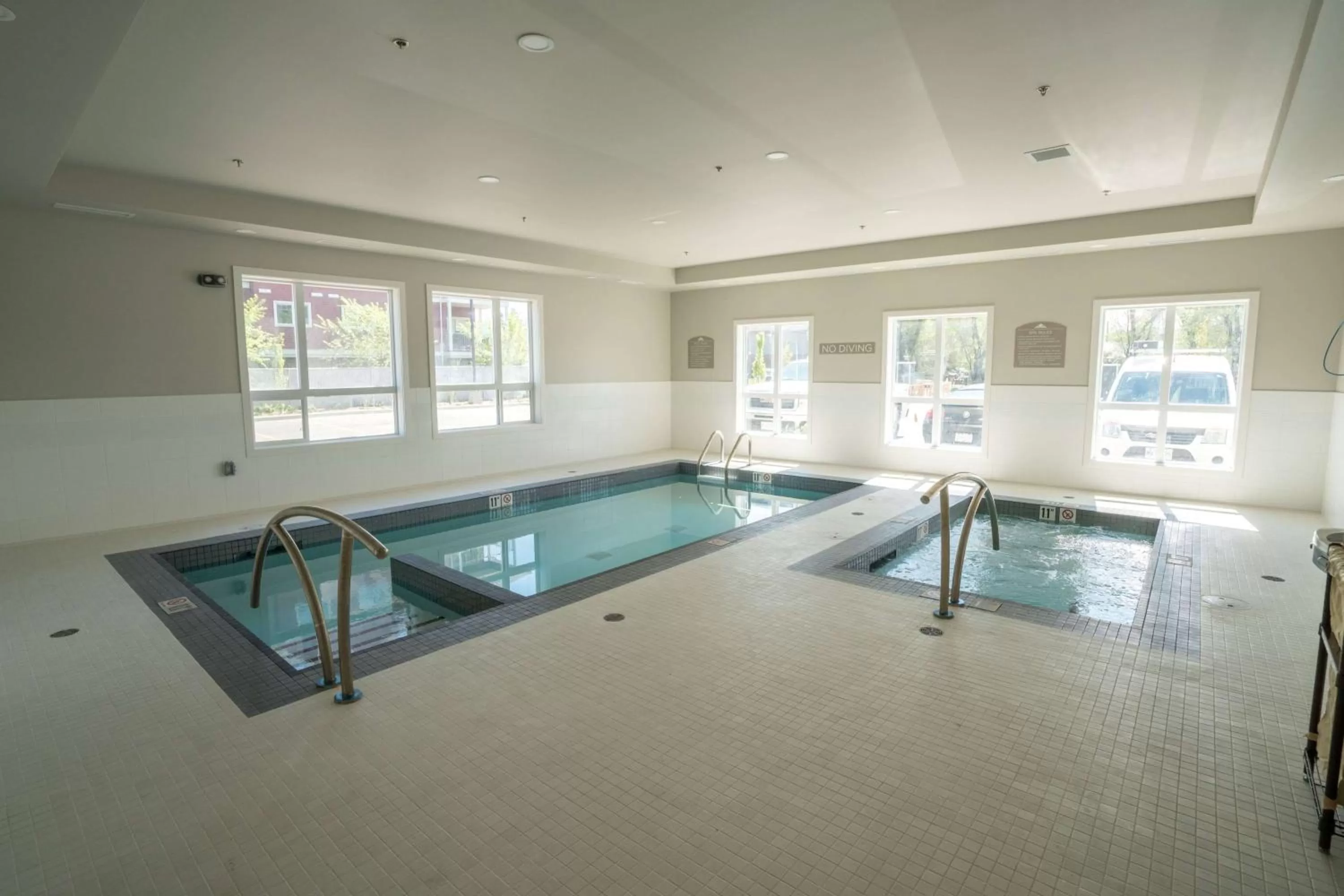 King Studio Suite - Non-Smoking in Park Inn by Radisson, Kelowna