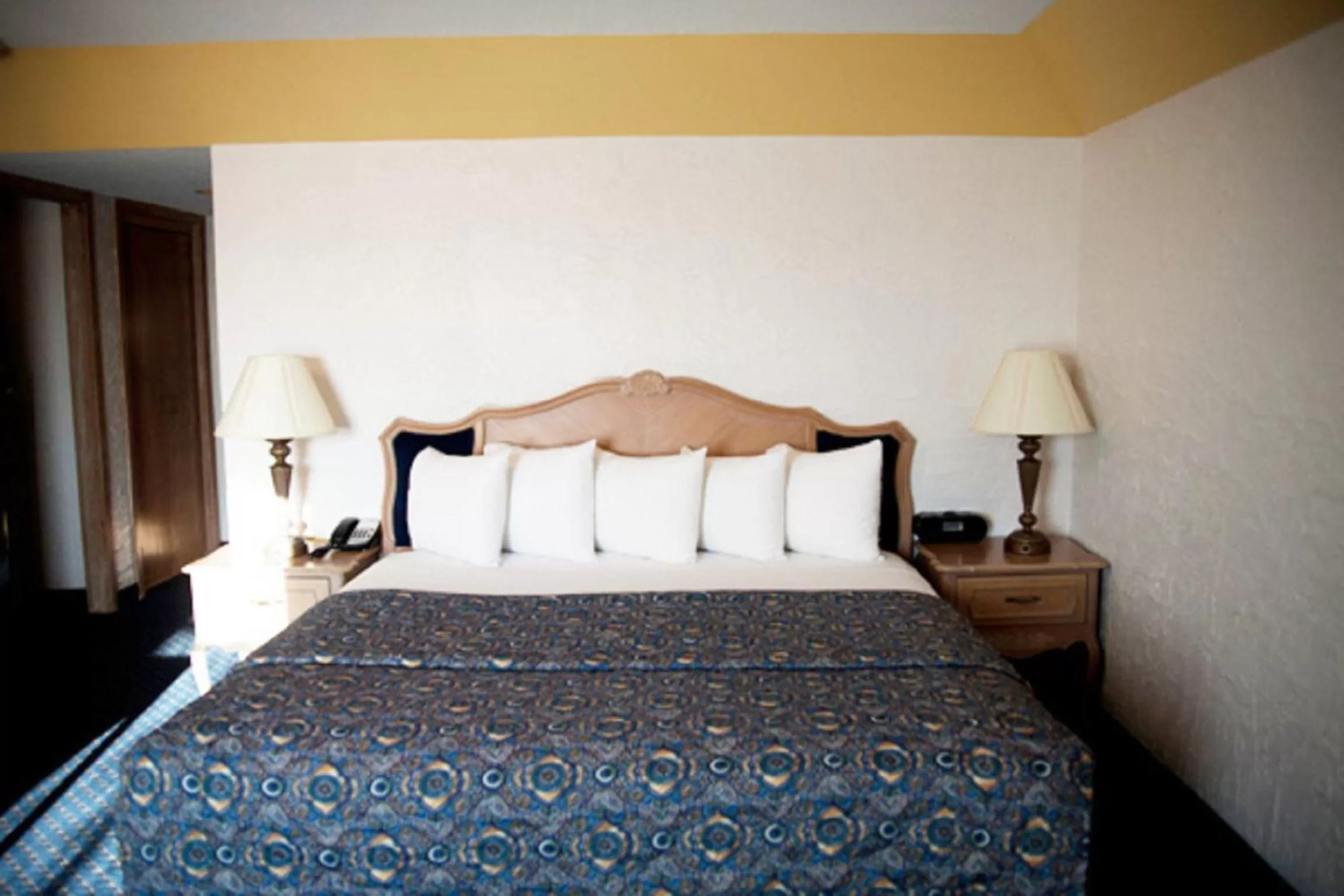 King Room in Chateau Hotel and Conference Center