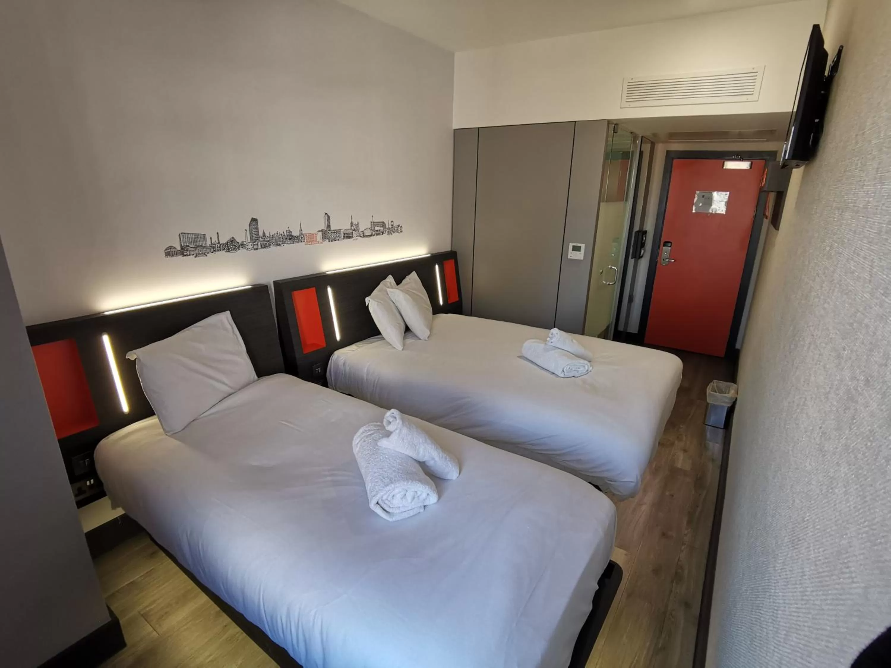 Bedroom, Bed in easyHotel Sheffield