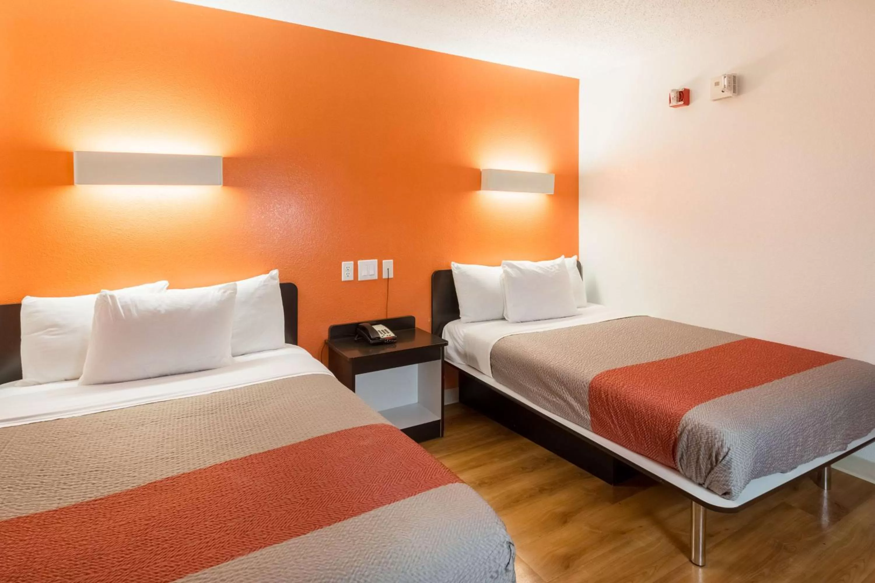 Quadruple Room - single occupancy - Disability Access - Roll in Shower in Motel 6-Irving, TX - DFW Airport North