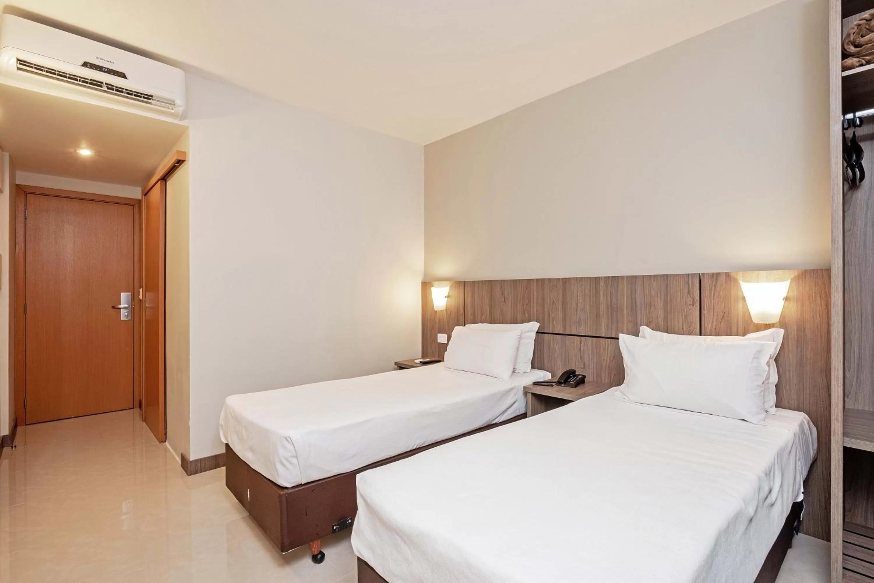 Standard Twin Room - single occupancy in Slim Curitiba Av das Torres