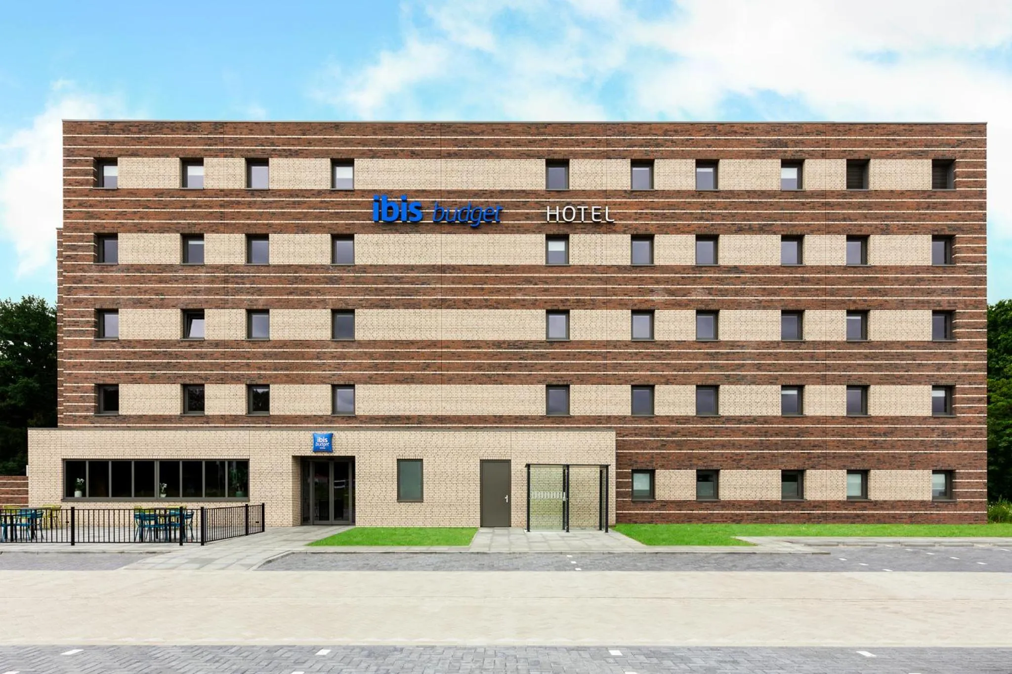 Facade/entrance in ibis budget Stein Maastricht
