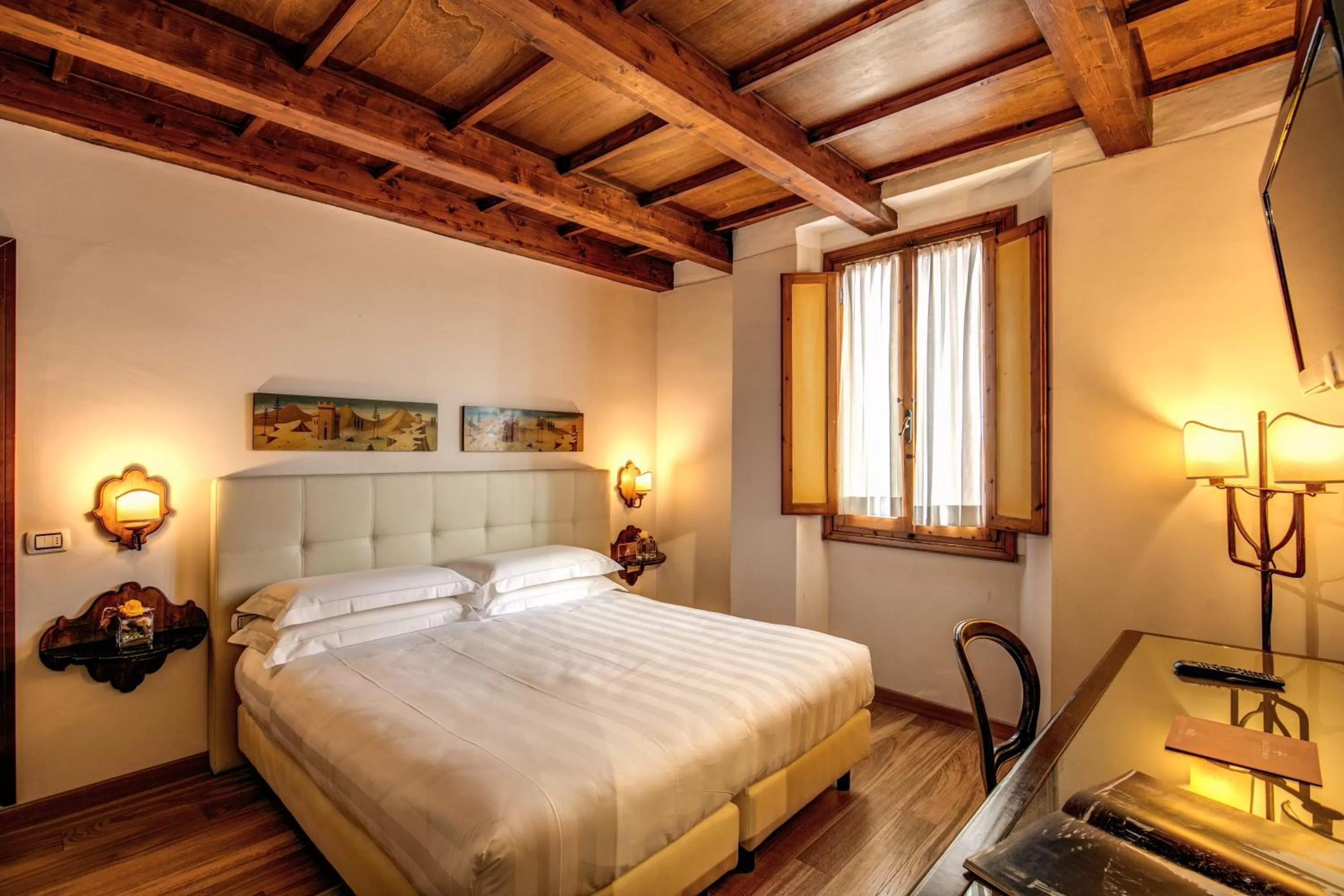 Double Room in Hotel Croce Di Malta