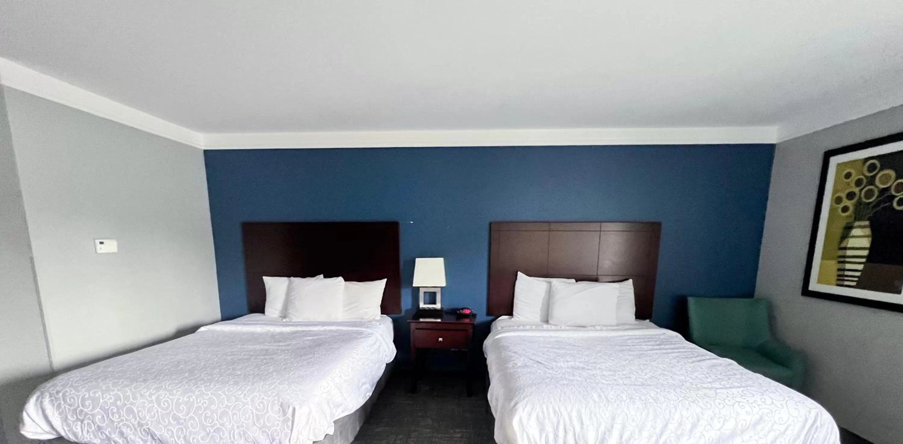 Queen Room with Two Queen Beds and Bath Tub - Disability Access/Non-Smoking in Best Western Plus Glen Allen Inn
