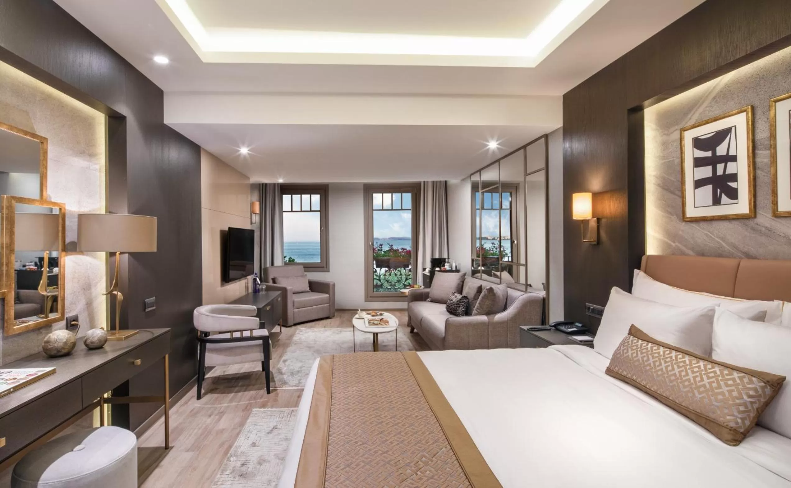 Junior Suite with Sea View in Mula Hotel