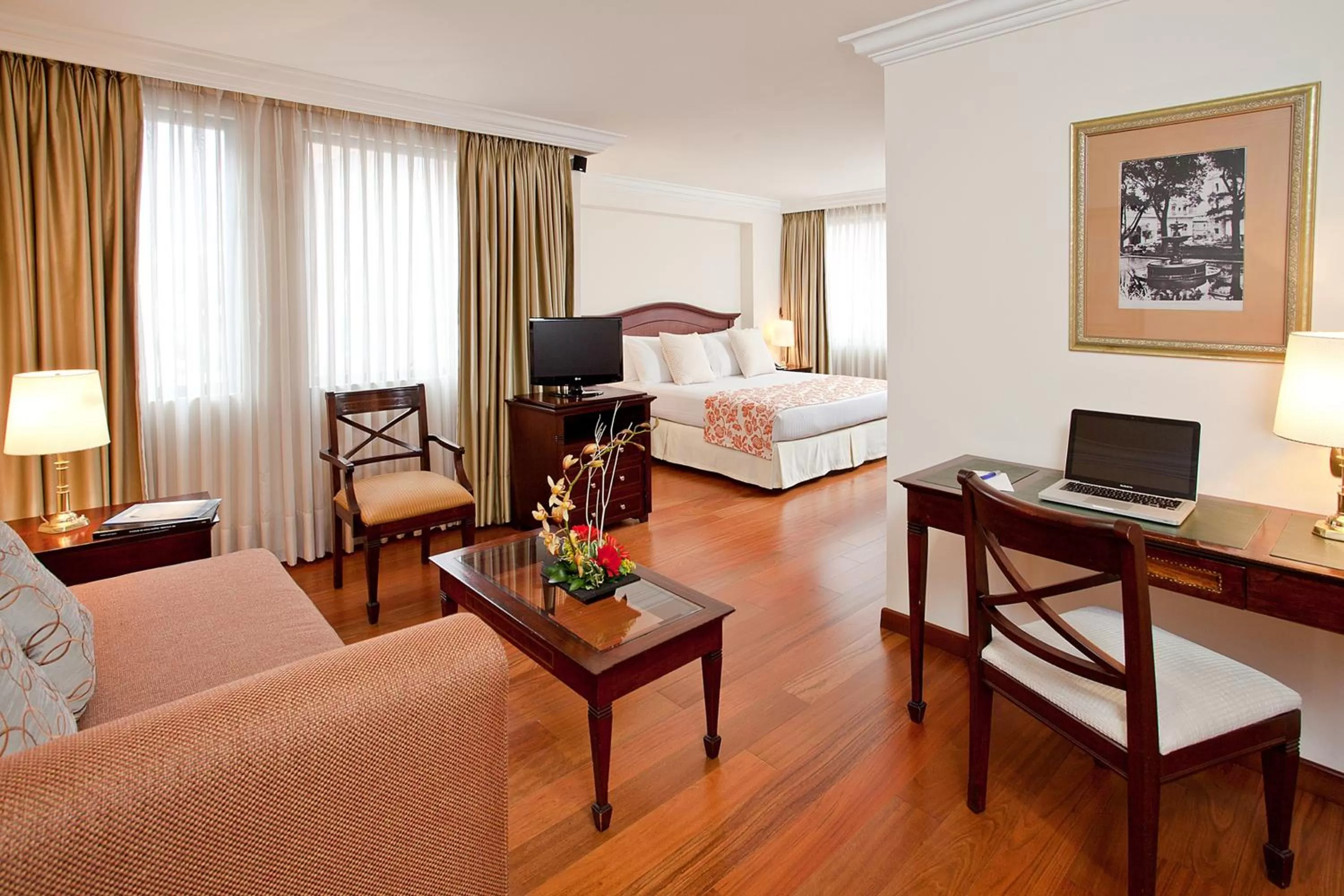 Deluxe Junior Suite in Santafe Boutique Hotel