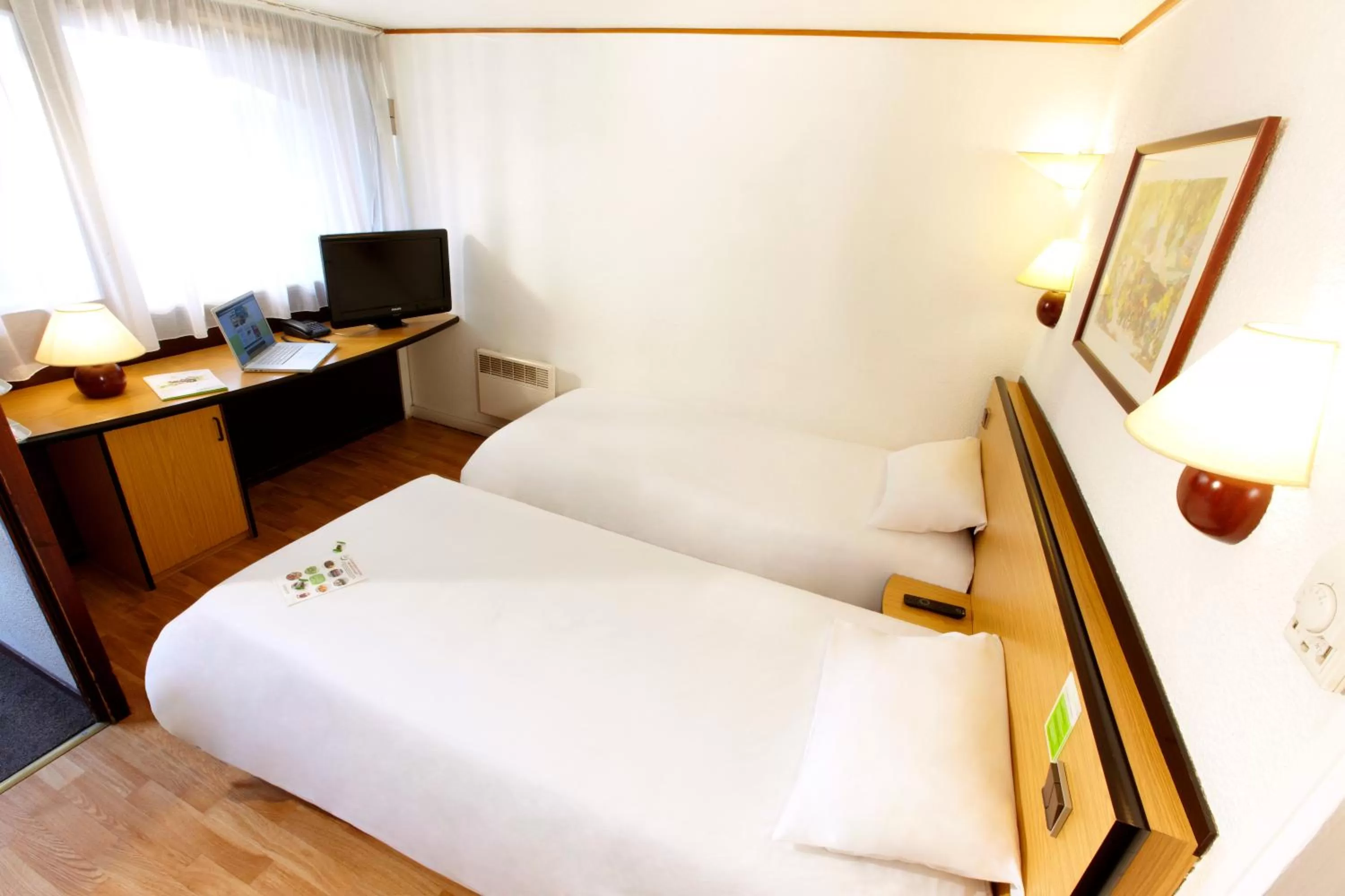 Twin Room in Campanile Cholet