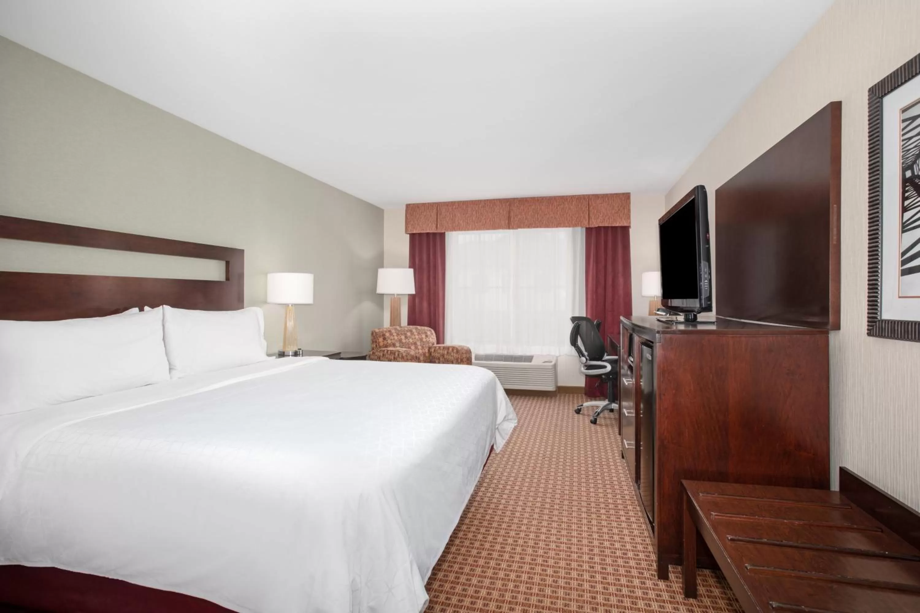 Standard King Room in Holiday Inn Express Hotel & Suites Gillette by IHG