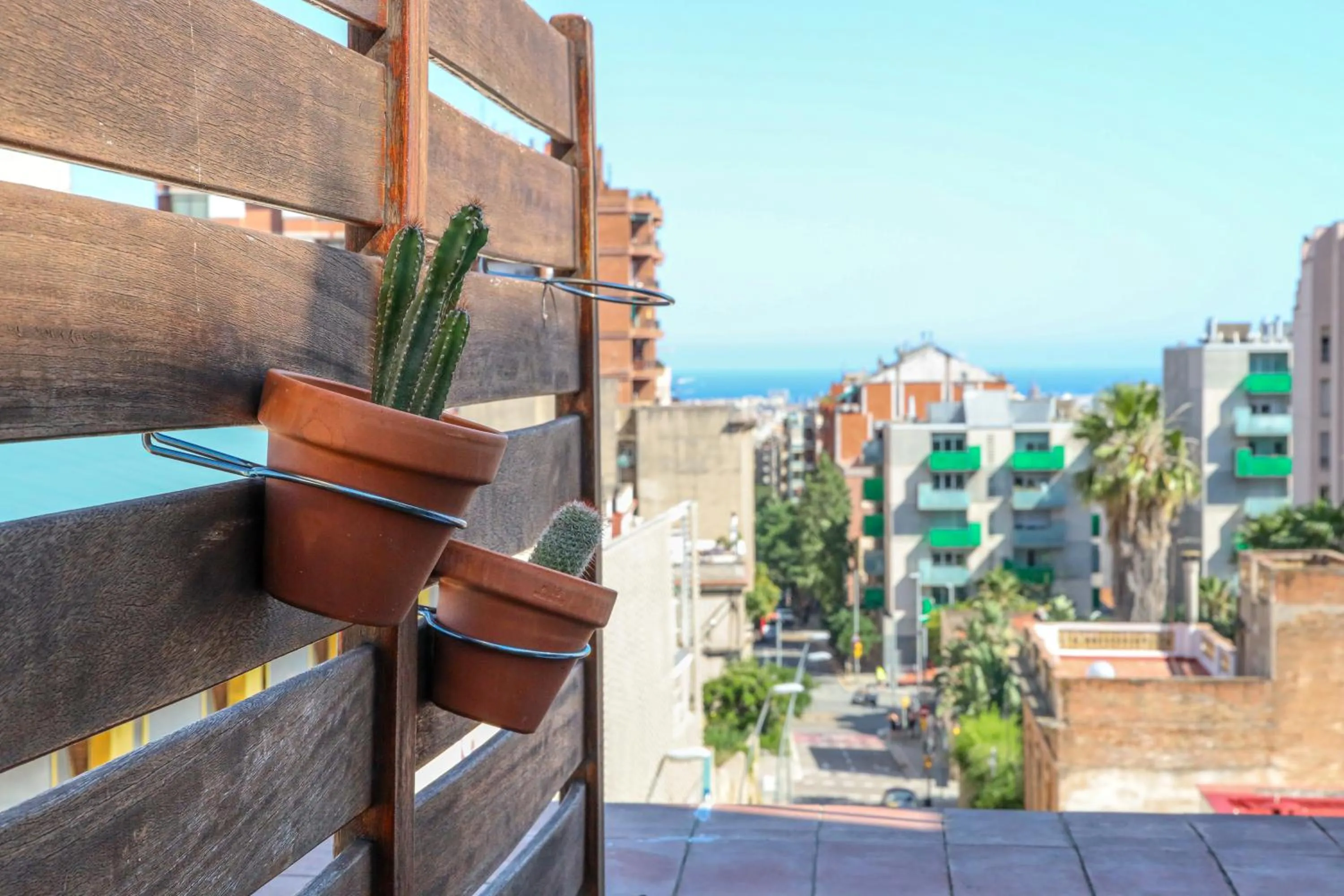 Single Bed in 6-Bed Female Dormitory Room in Factory Hostels Barcelona