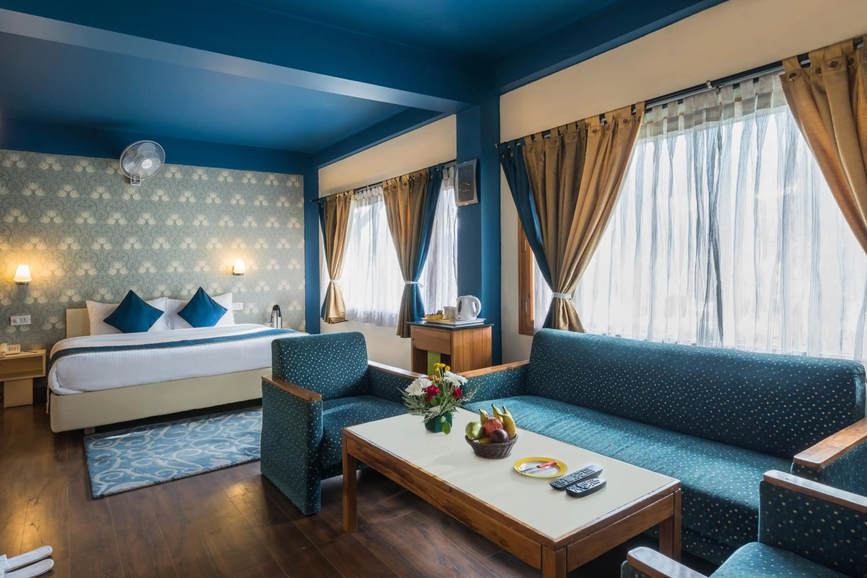 Super Deluxe Double Room in Honeymoon Inn Manali