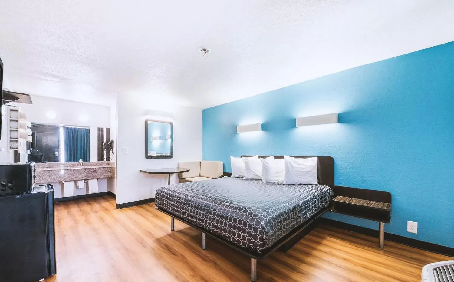 Standard King Room in Budget Inn Beeville