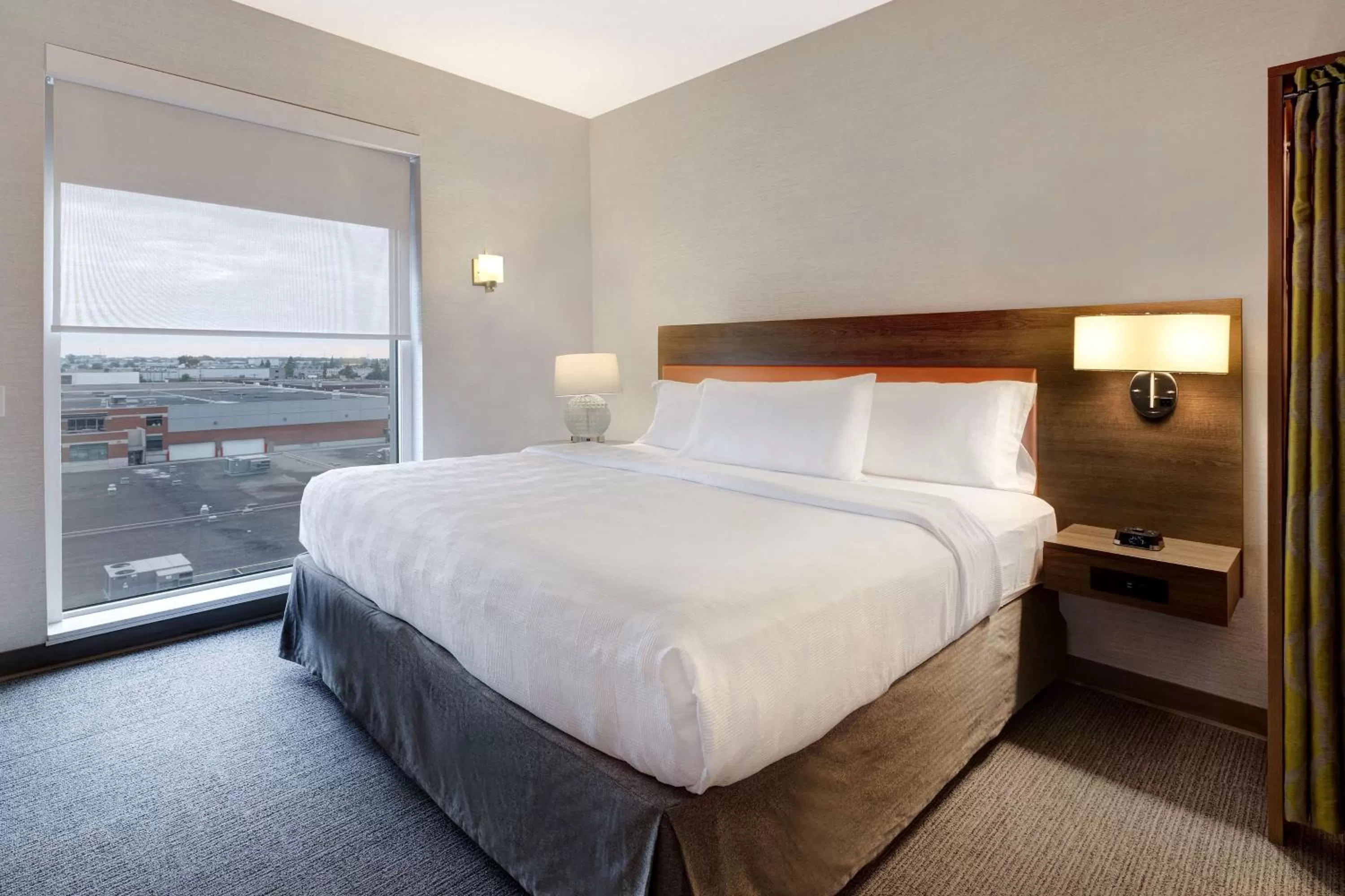 King Suite with Roll-In Shower - Mobility and Hearing Access/Non-Smoking in Home2 Suites By Hilton Montreal Dorval