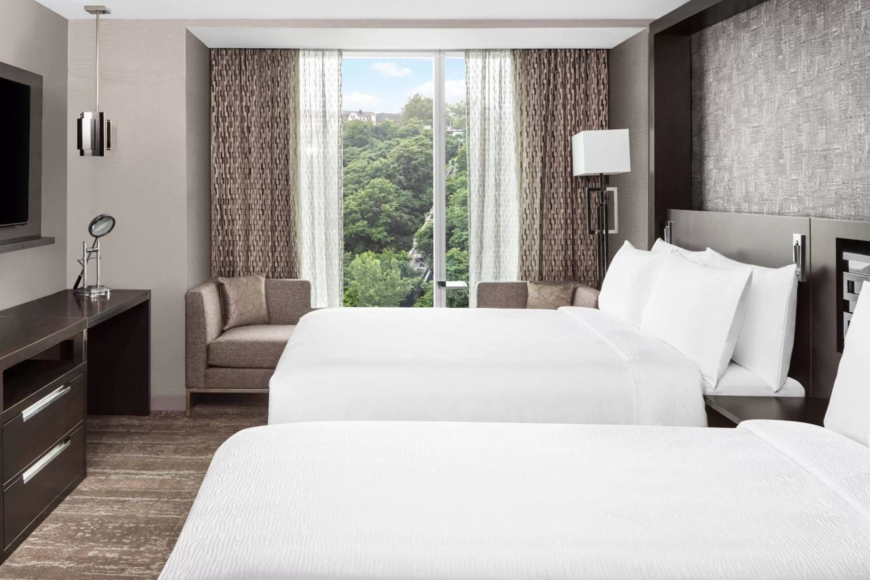 Queen Room with Two Queen Beds in Envue, Autograph Collection