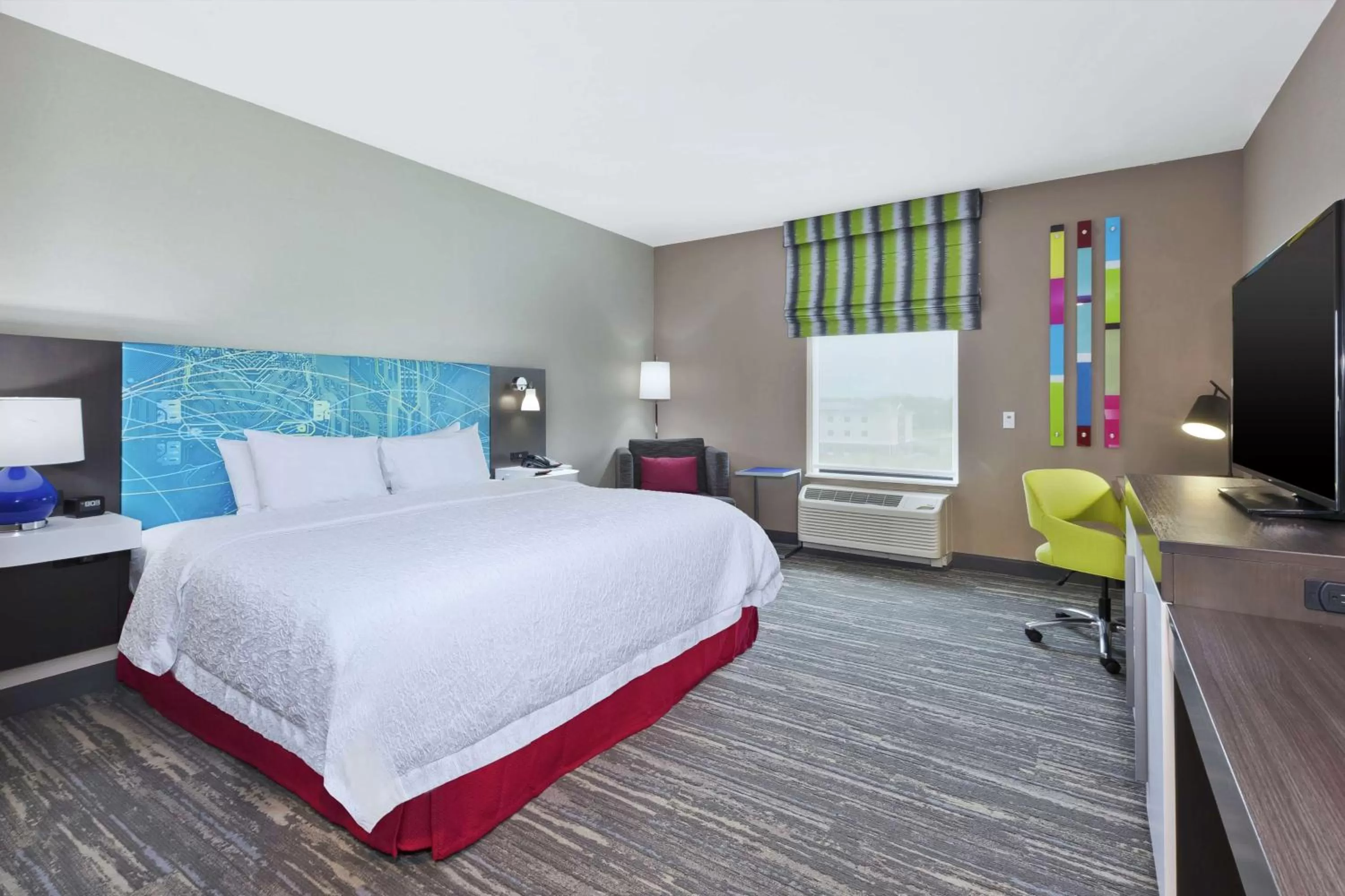 King Room with Accessible Tub - Mobility and Hearing Access/Non-Smoking in Hampton Inn Sedalia