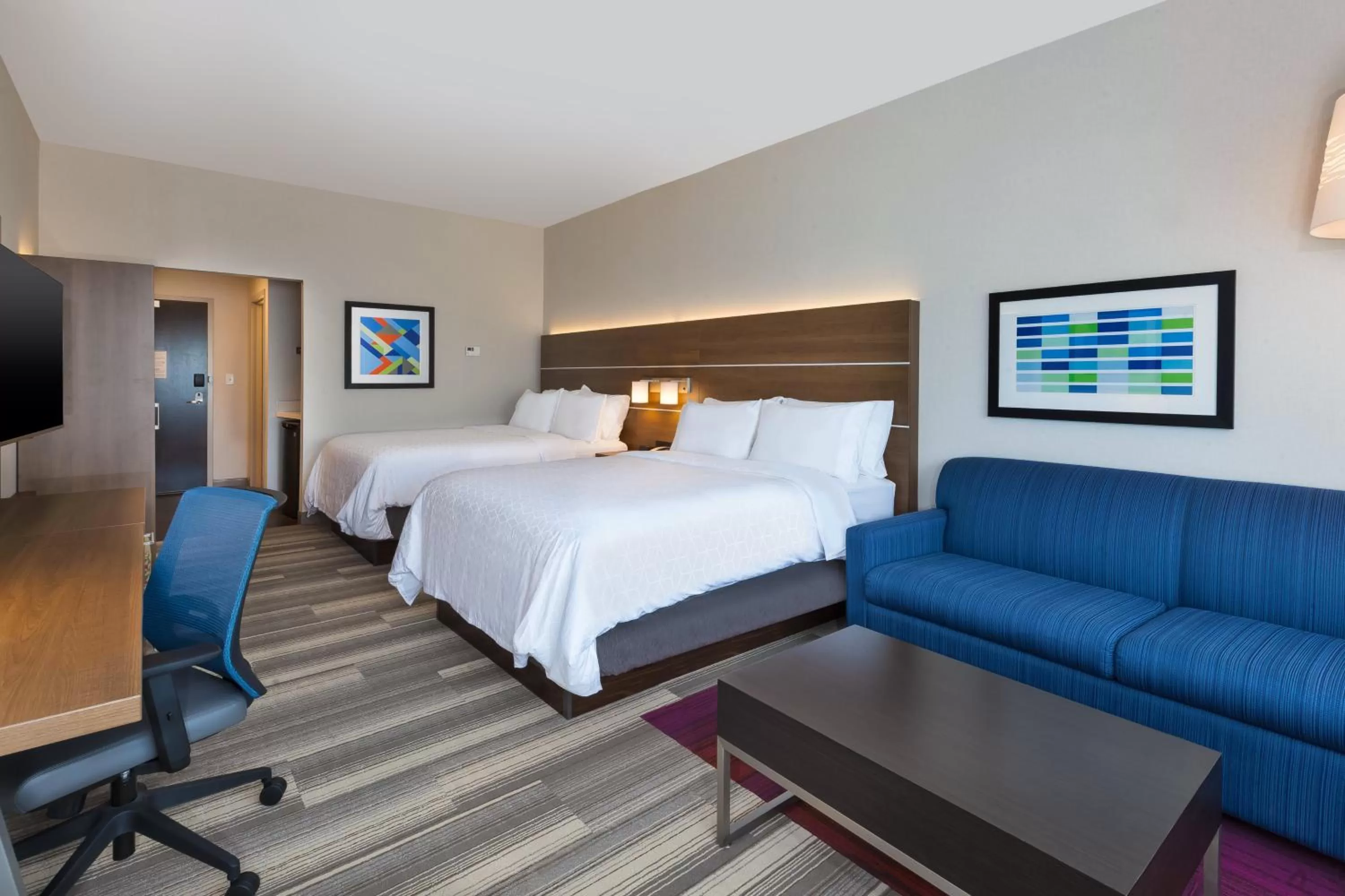 Queen Suite with Two Queen Beds and Roll In Shower in Holiday Inn Express & Suites - Milan - Sandusky Area by IHG