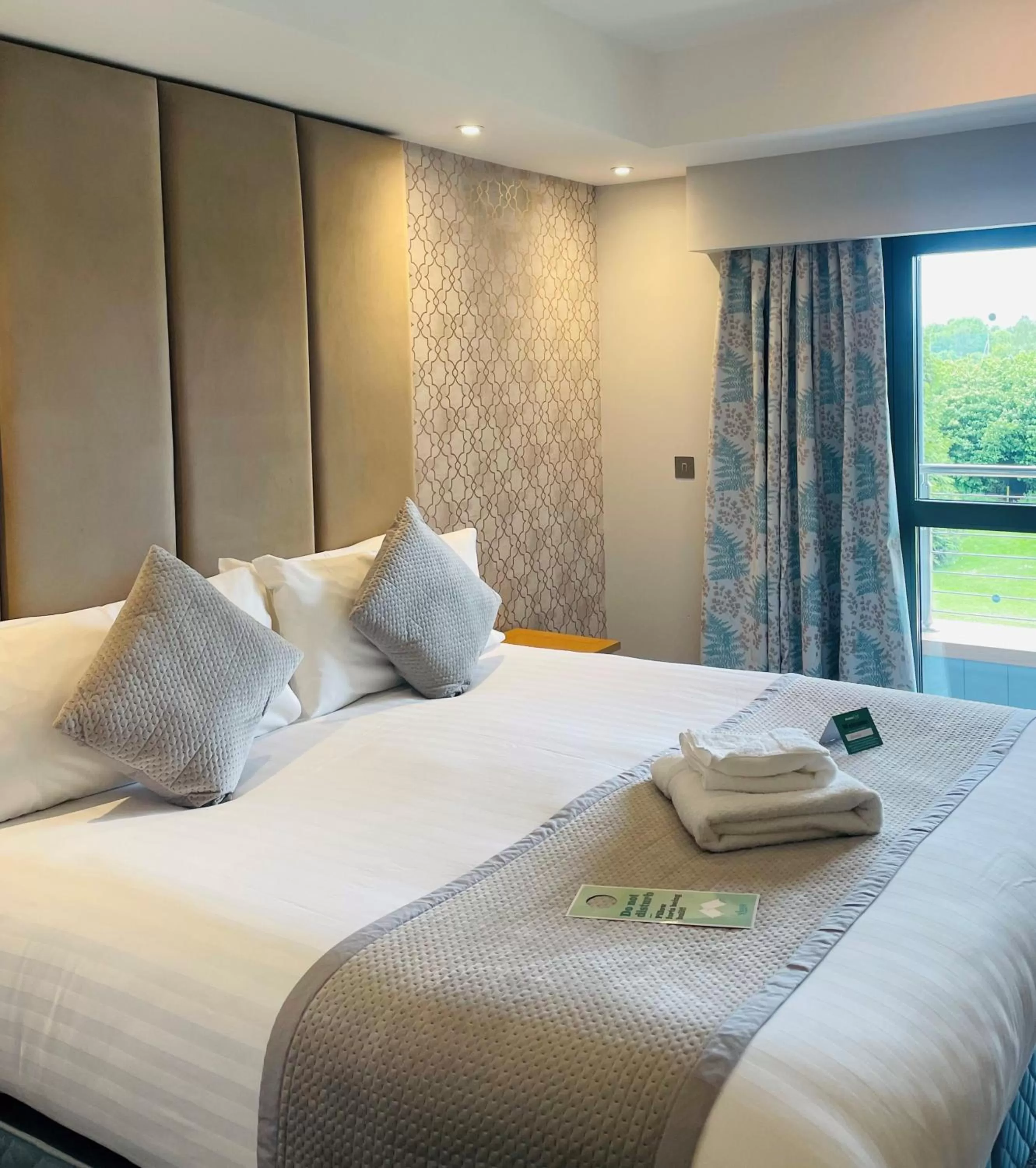 Superior King Room in Boston West Hotel