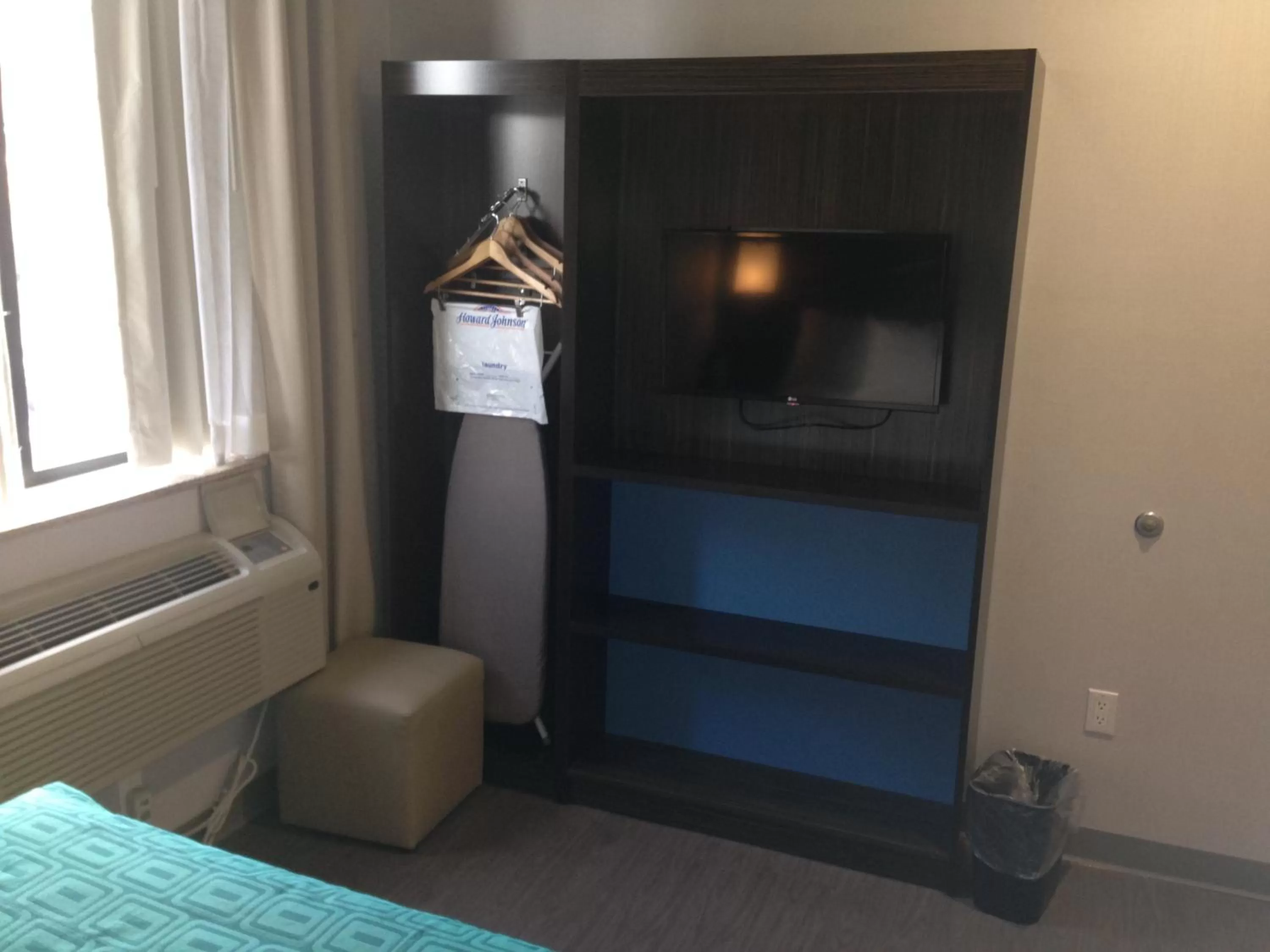 Queen Room - Disability Access/Non-Smoking in Rockaway Hotel