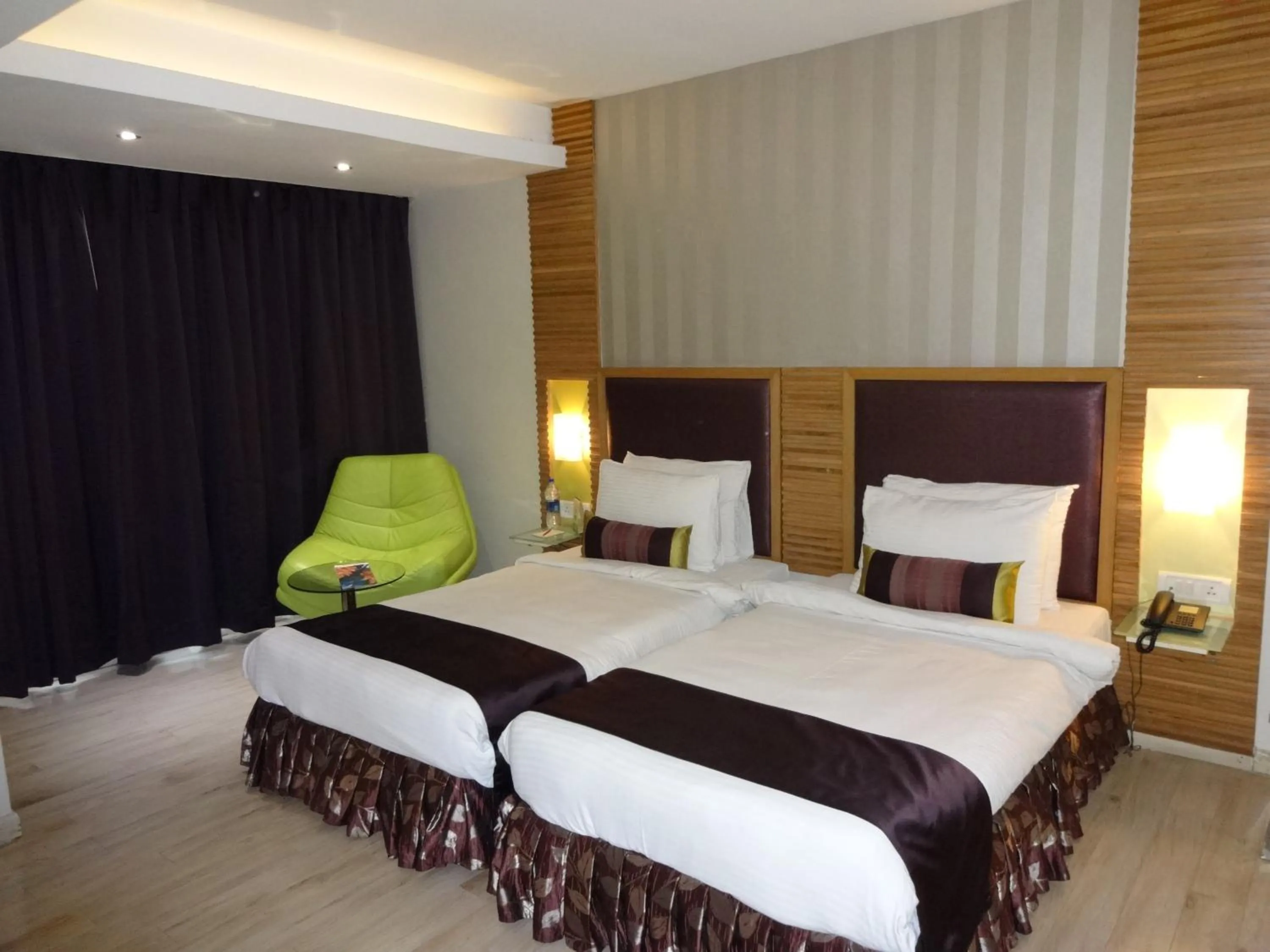 Deluxe Twin Room in The Purple Leaf Hotels
