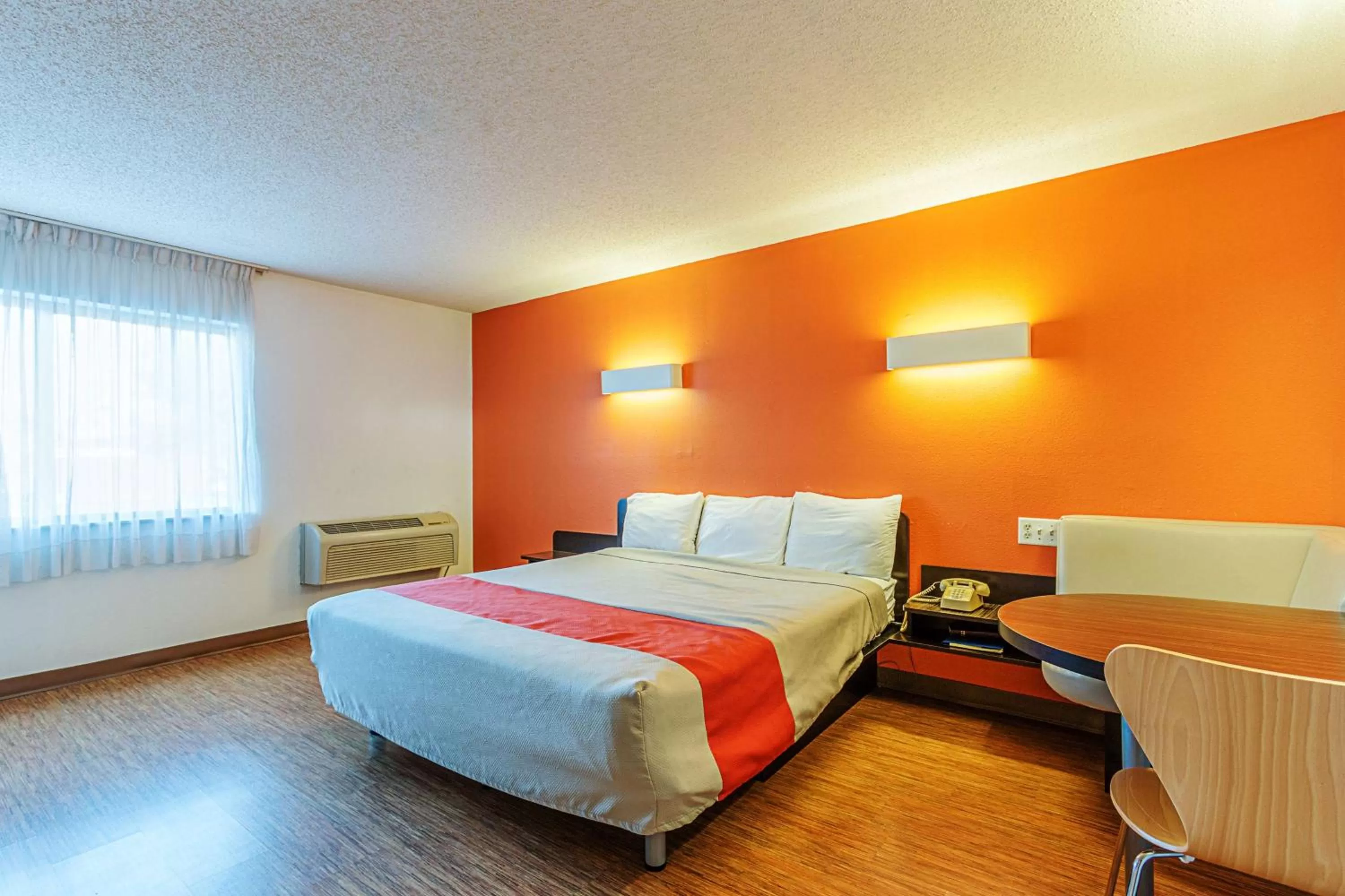 King Room - single occupancy - Disability Access - Non-Smoking in Motel 6-Wisconsin Rapids, WI
