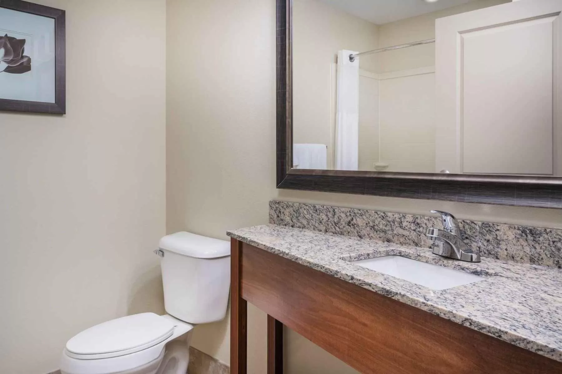 King Room - Mobility Access/Non-Smoking in AmericInn by Wyndham Windom